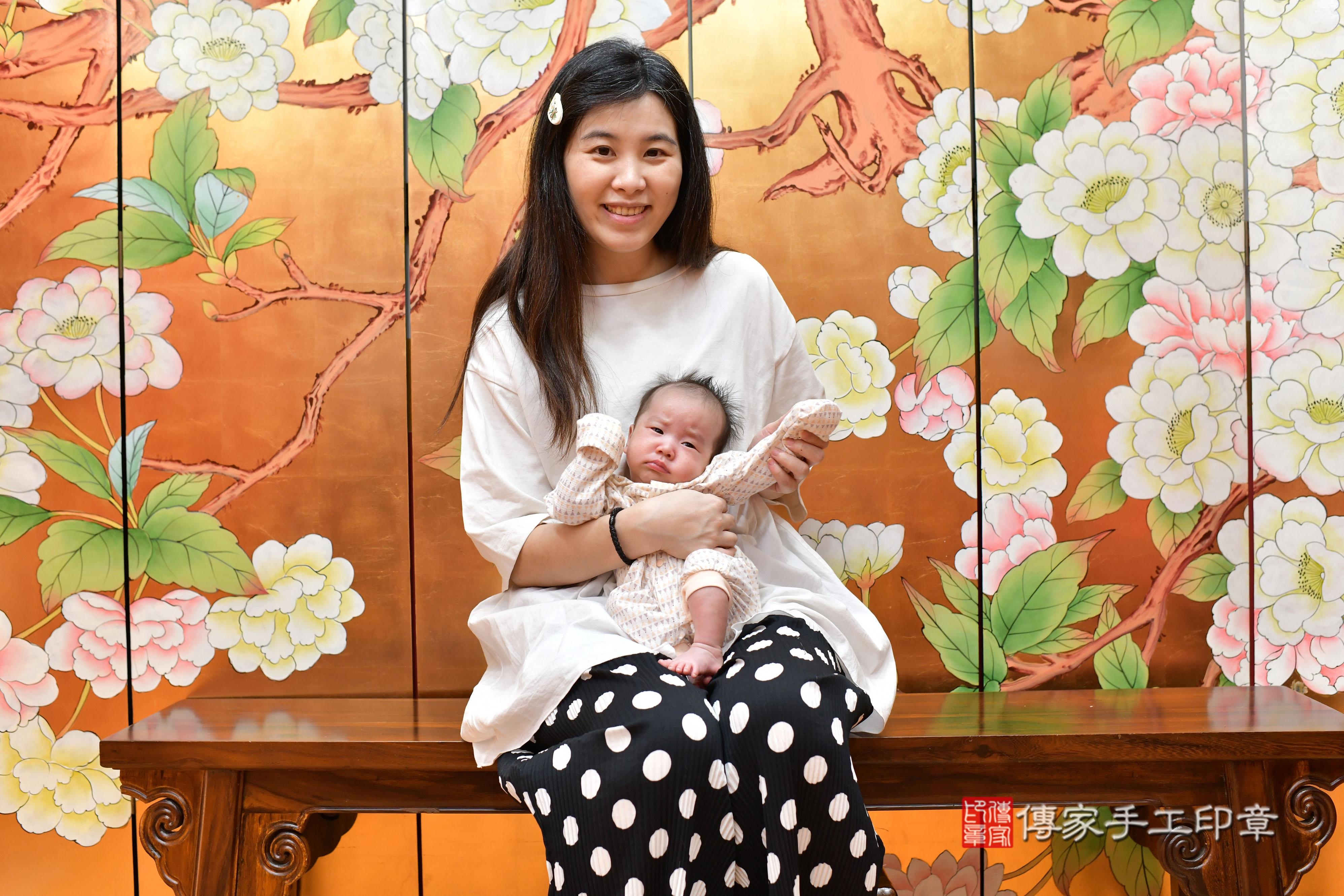 傳家手工印章桃園店、抓周、度脺、美式風會場、傳家嬰兒古禮、吉祥話、抓周道具物品24種、拍照。抓周證書。寶寶抓周、滿周歲、生日快樂、祝福
