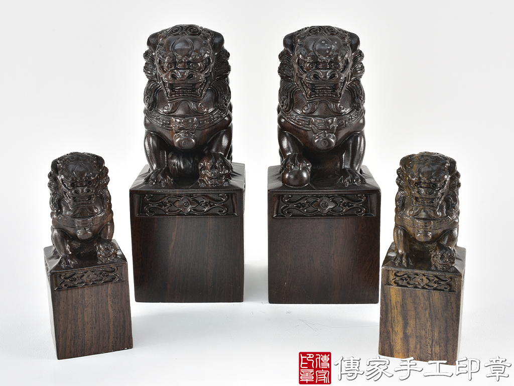 頂級黑檀木精雕祥獅廟章：廟章、神明印章、大印章 (尺寸7.5X7.5X18.5公分)