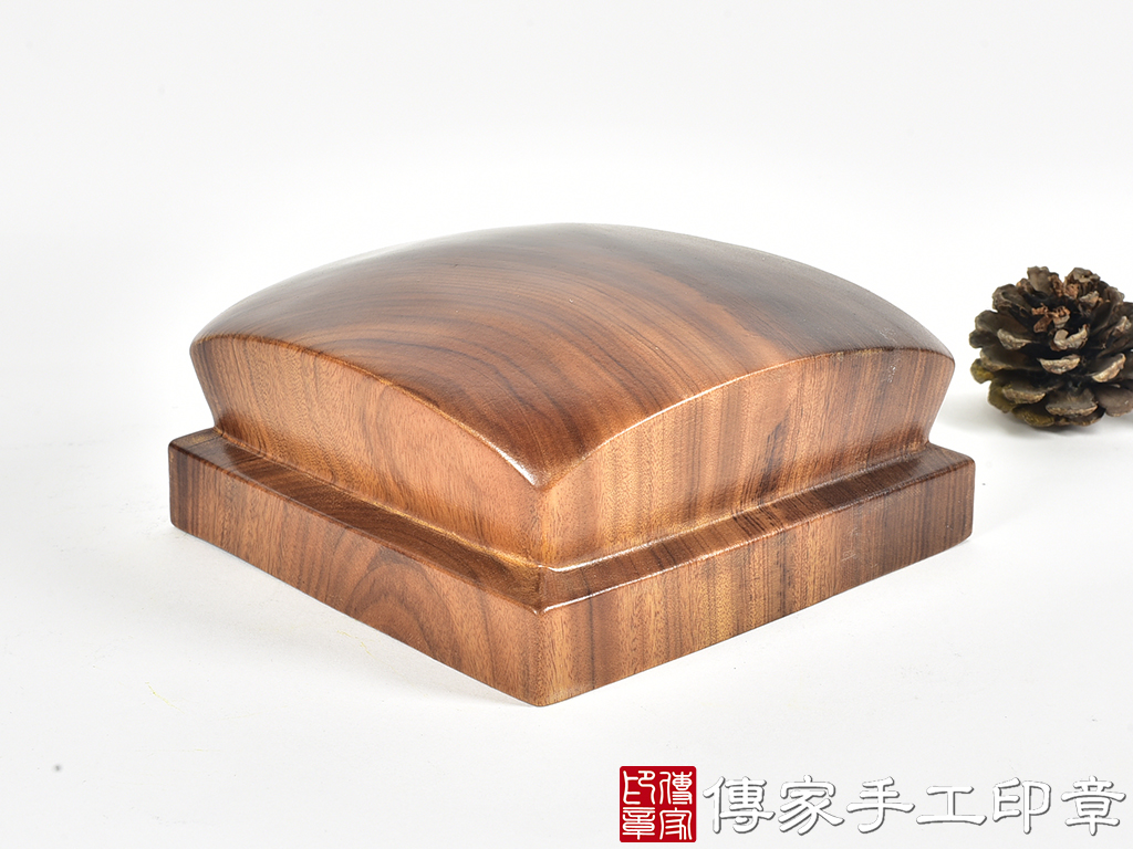 頂級紅紫檀木官帽造型廟章:廟章、神明印章、大印章 (尺寸12.9x12.9x6.3公分)