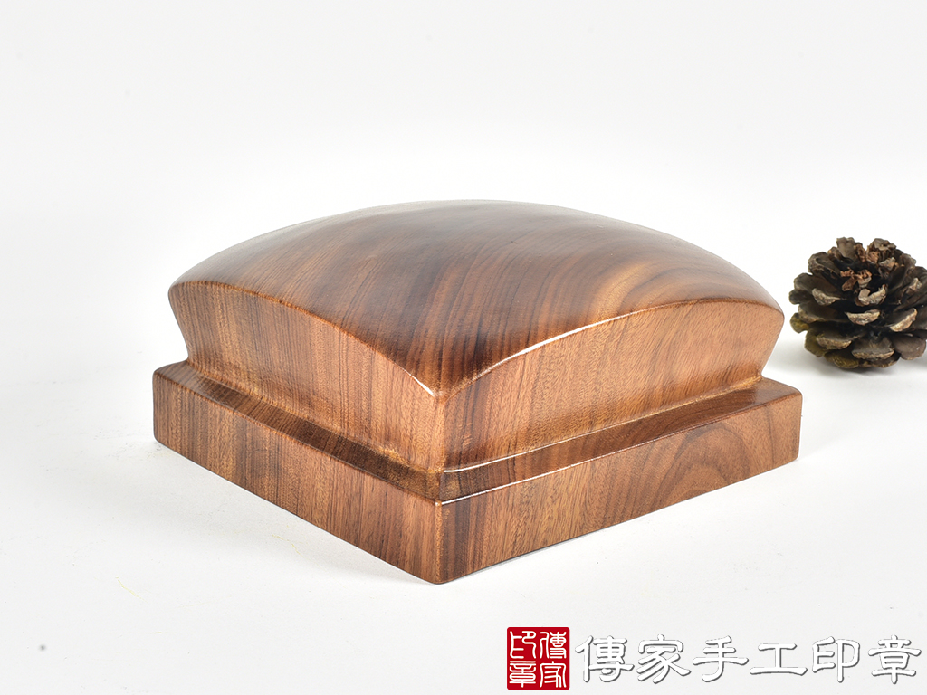 頂級紅紫檀木官帽造型廟章:廟章、神明印章、大印章 (尺寸12.9x12.9x6.3公分)