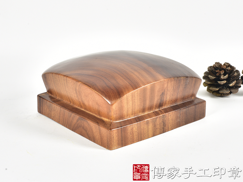 頂級紅紫檀木官帽造型廟章:廟章、神明印章、大印章 (尺寸12.9x12.9x6.3公分)