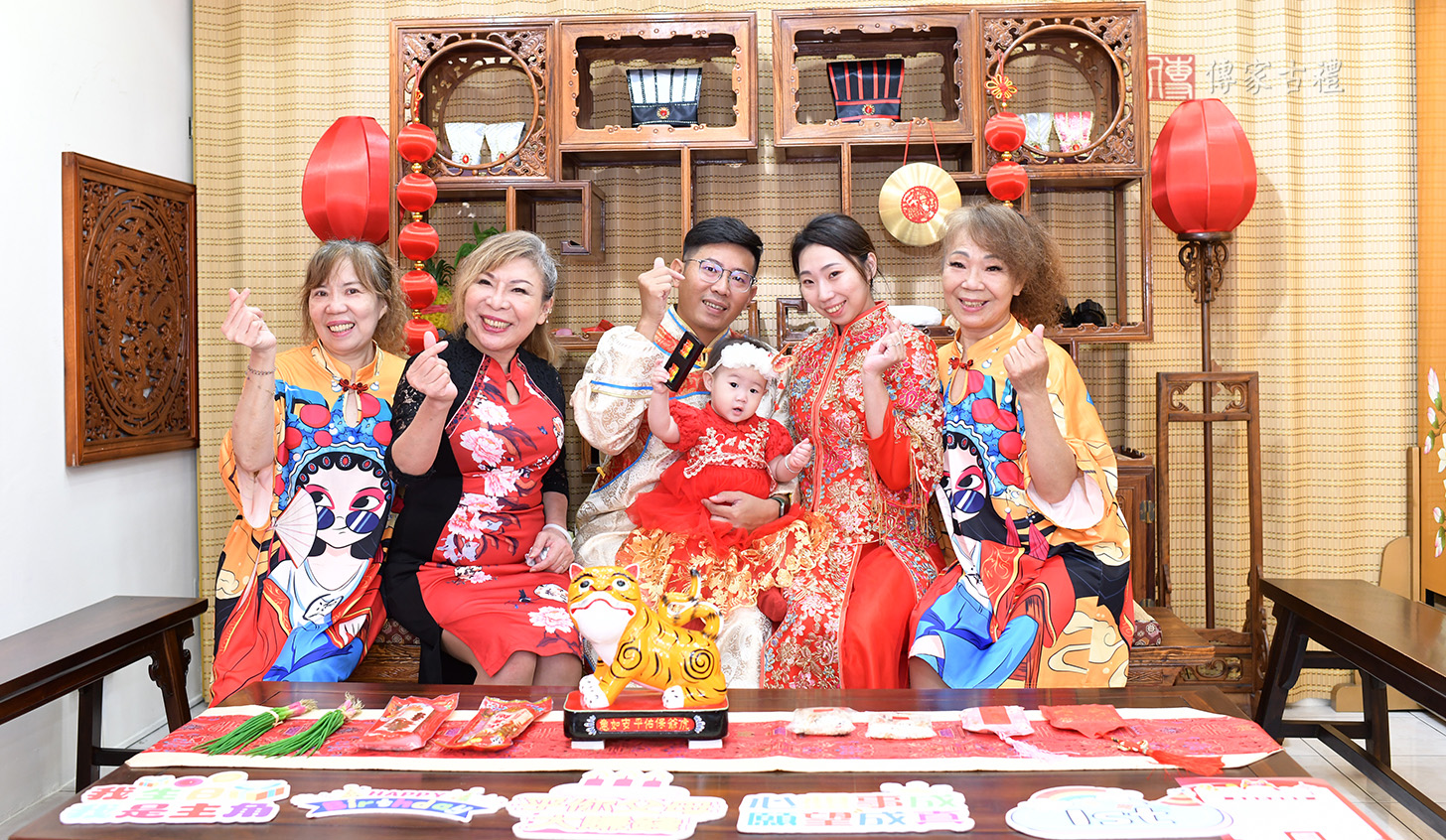 高雄李寶寶(美式抓周+中式抓周)實際案例img-5.jpg