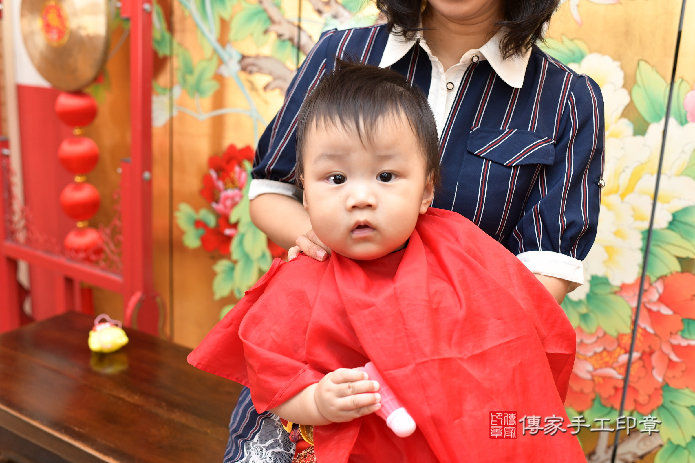 小翼寶寶(台北市大同區嬰兒寶寶滿月剃頭理髮、嬰兒剃胎毛儀式吉祥話)。中國風會場，爸媽寶貝穿「日中韓」古裝禮服。專業拍照、證書。★購買「臍帶章、肚臍章、胎毛筆刷印章」贈送：剃頭、收涎、抓周，三選一。2025.8.30，照片18