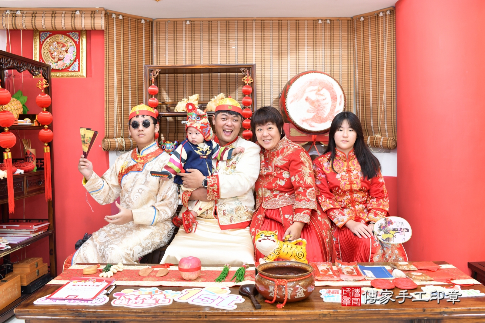 美式抓周駿駿寶貝幸福成長的第一步，美式抓週儀式精采回顧。高雄市駿駿寶貝抓周推薦：傳家高雄店美式風格抓周。2025.10.3，照片5