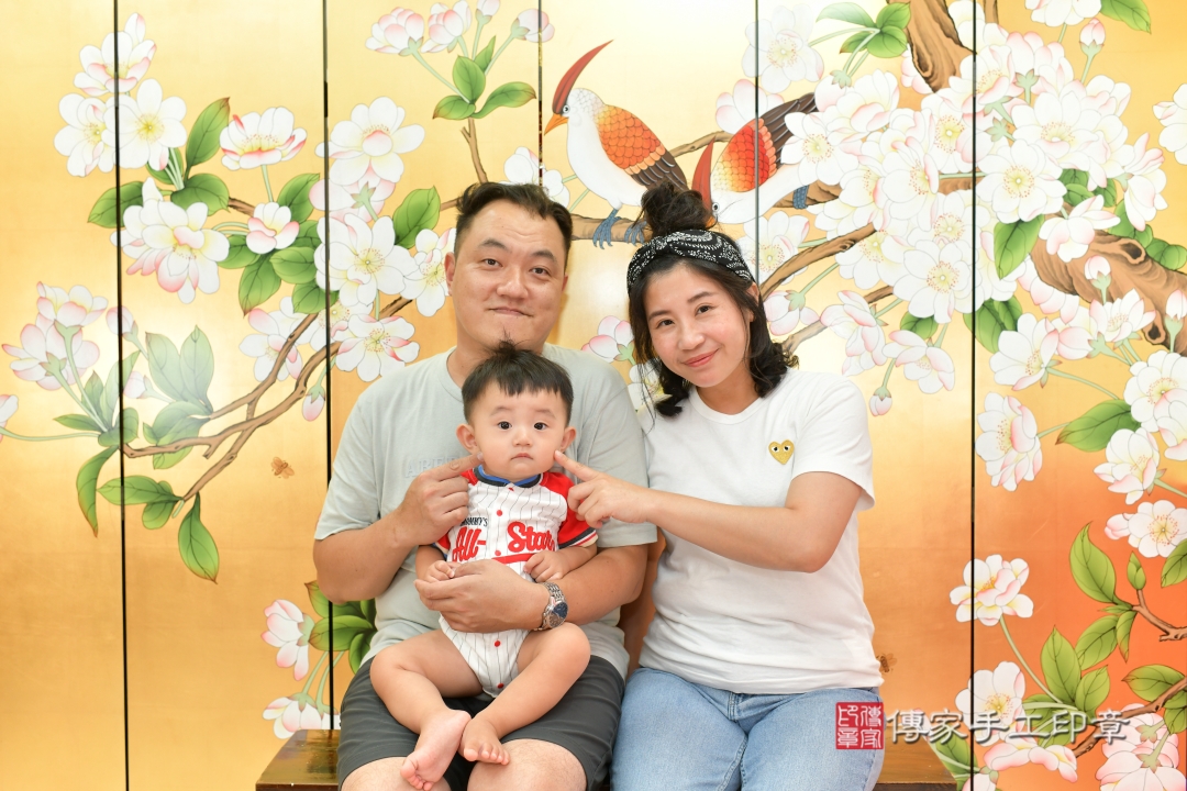 抓周，寶寶成長的第一個里程碑。台中市濬寶貝抓周推薦：傳家台中店抓周度脺美式風格會場。2025.10.08，照片3