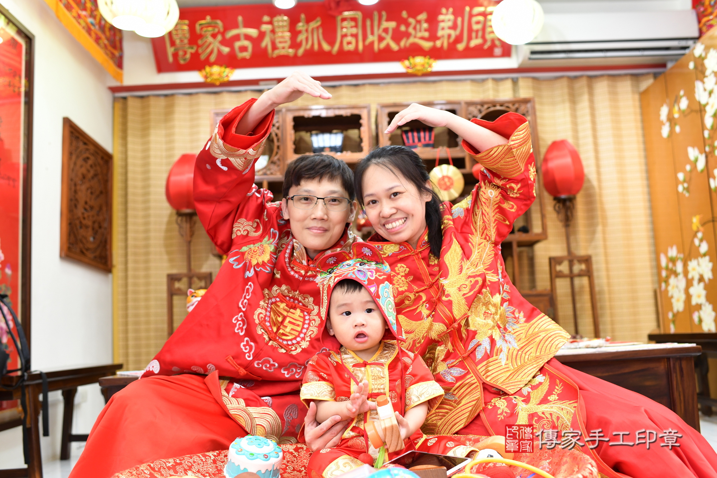 台南市永康區小嘉寶寶抓周推薦：傳家台南店抓周度脺現代美式會場及中國風會場，嬰兒古禮抓周流程儀式吉祥話、抓周道具物品24種、拍照。抓周證書。2025.9.13，照片8