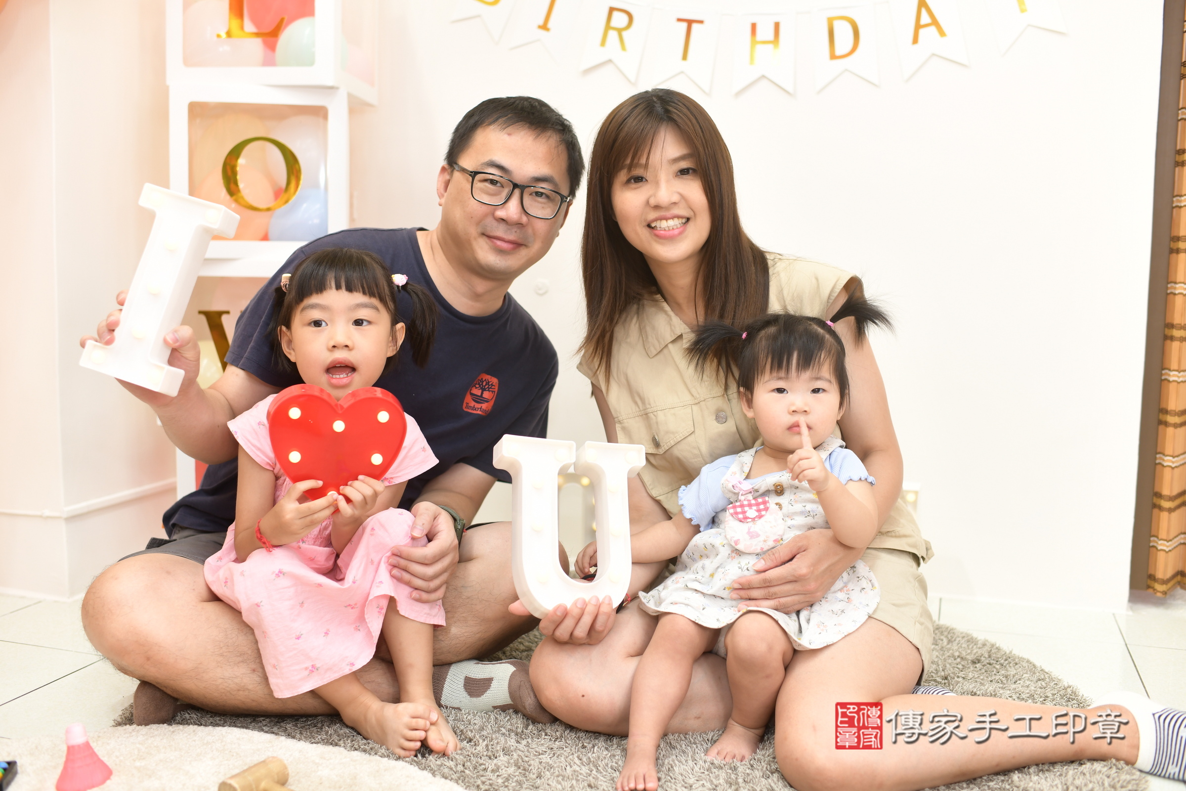 高雄市鳳山區甄甄寶寶抓周推薦：傳家高雄店抓周度脺中國風會場，嬰兒古禮抓周流程儀式吉祥話、抓周道具物品24種、拍照。抓周證書。2025.9.7，照片3