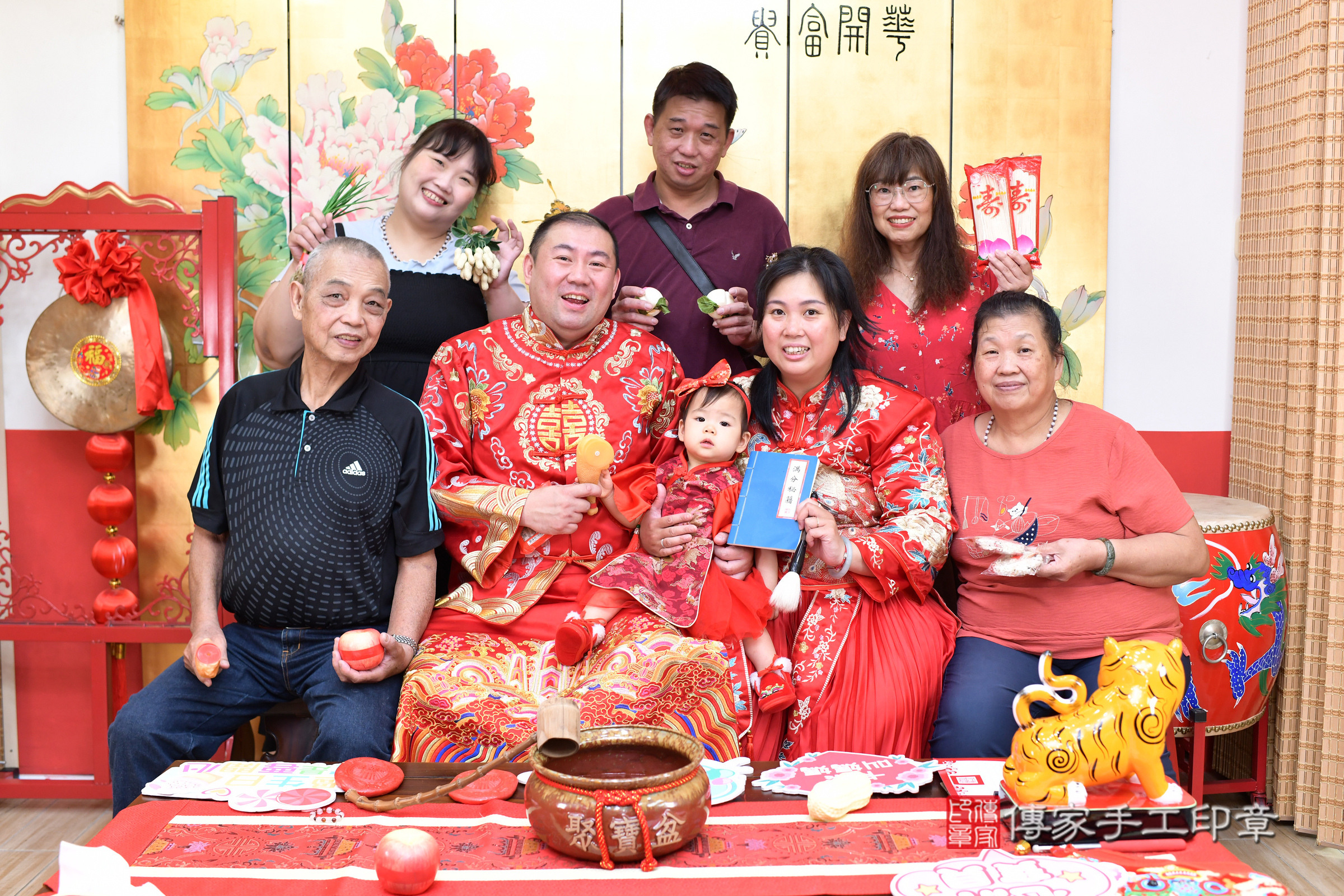 台北市大同區昕昕寶寶抓周推薦：傳家台北店抓周度脺中國風會場，嬰兒古禮抓周流程儀式吉祥話、抓周道具物品24種、拍照。抓周證書。2025.9.6，照片21