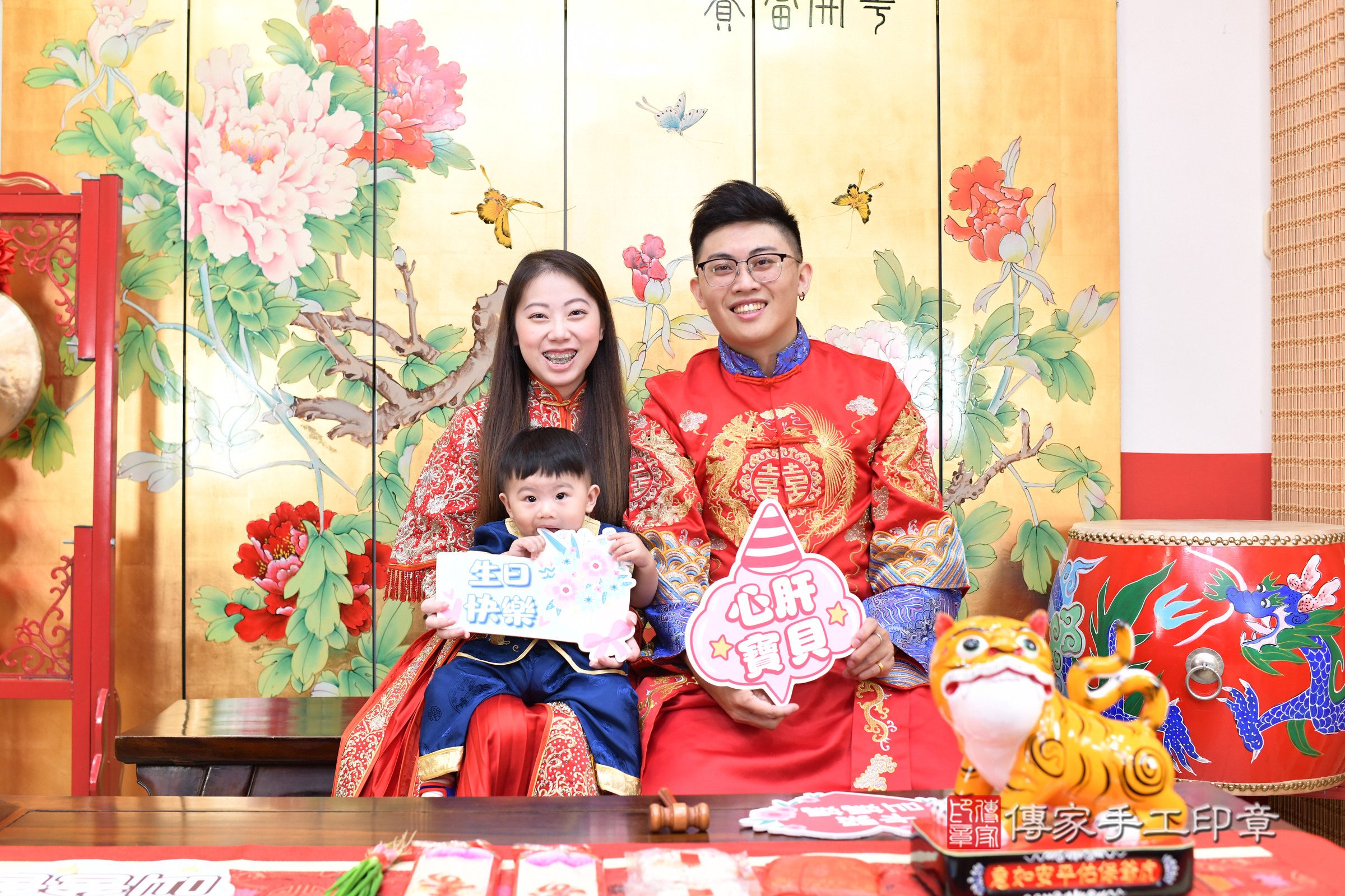 台北市大同區晨晨寶寶抓周推薦：傳家台北店抓周度脺中國風會場，嬰兒古禮抓周流程儀式吉祥話、抓周道具物品24種、拍照。抓周證書。2025.9.14，照片16