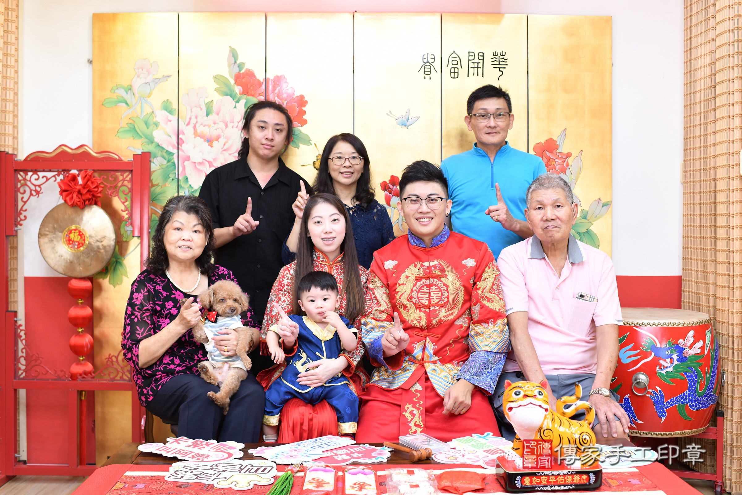 台北市大同區晨晨寶寶抓周推薦：傳家台北店抓周度脺中國風會場，嬰兒古禮抓周流程儀式吉祥話、抓周道具物品24種、拍照。抓周證書。2025.9.14，照片20