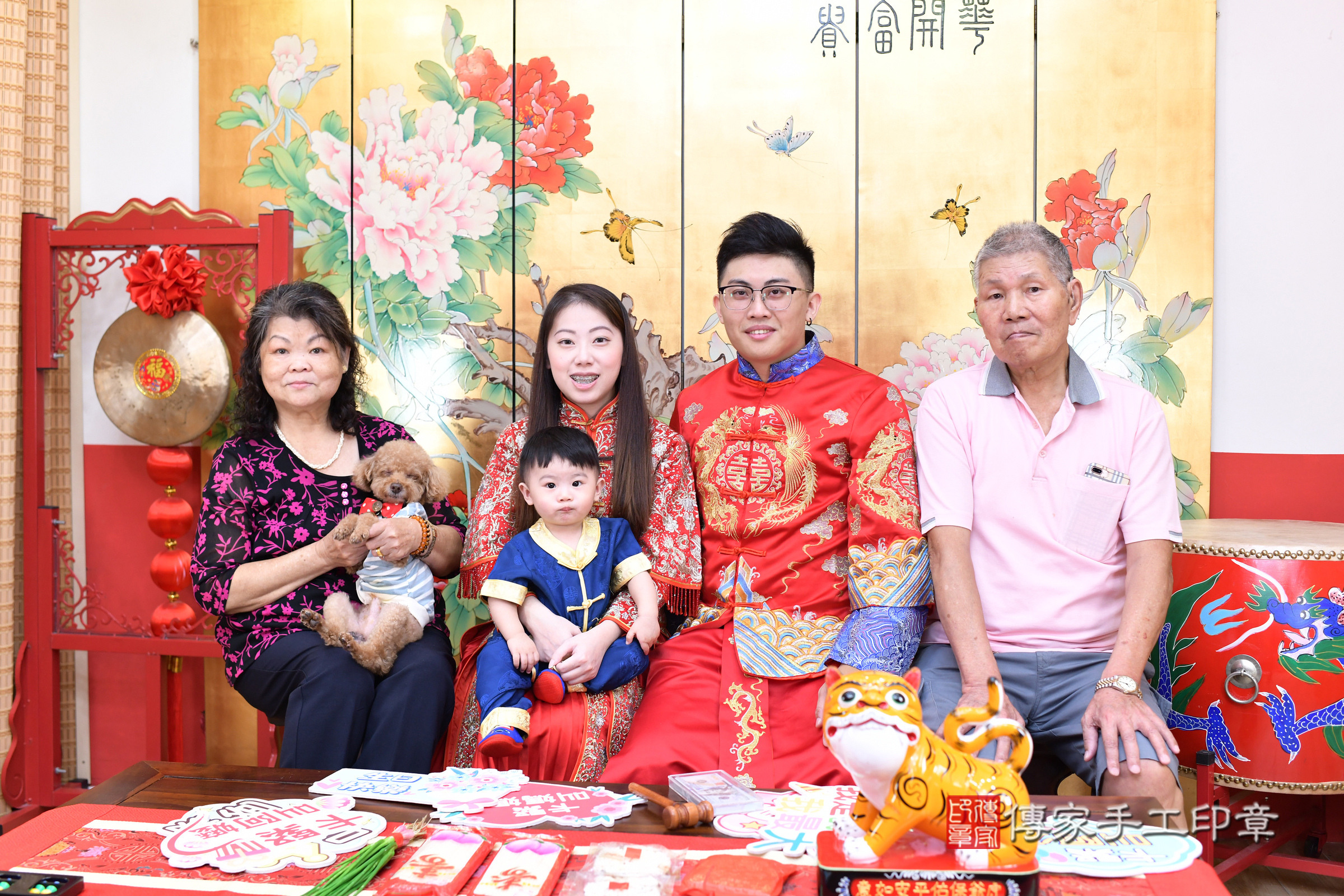 台北市大同區晨晨寶寶抓周推薦：傳家台北店抓周度脺中國風會場，嬰兒古禮抓周流程儀式吉祥話、抓周道具物品24種、拍照。抓周證書。2025.9.14，照片18