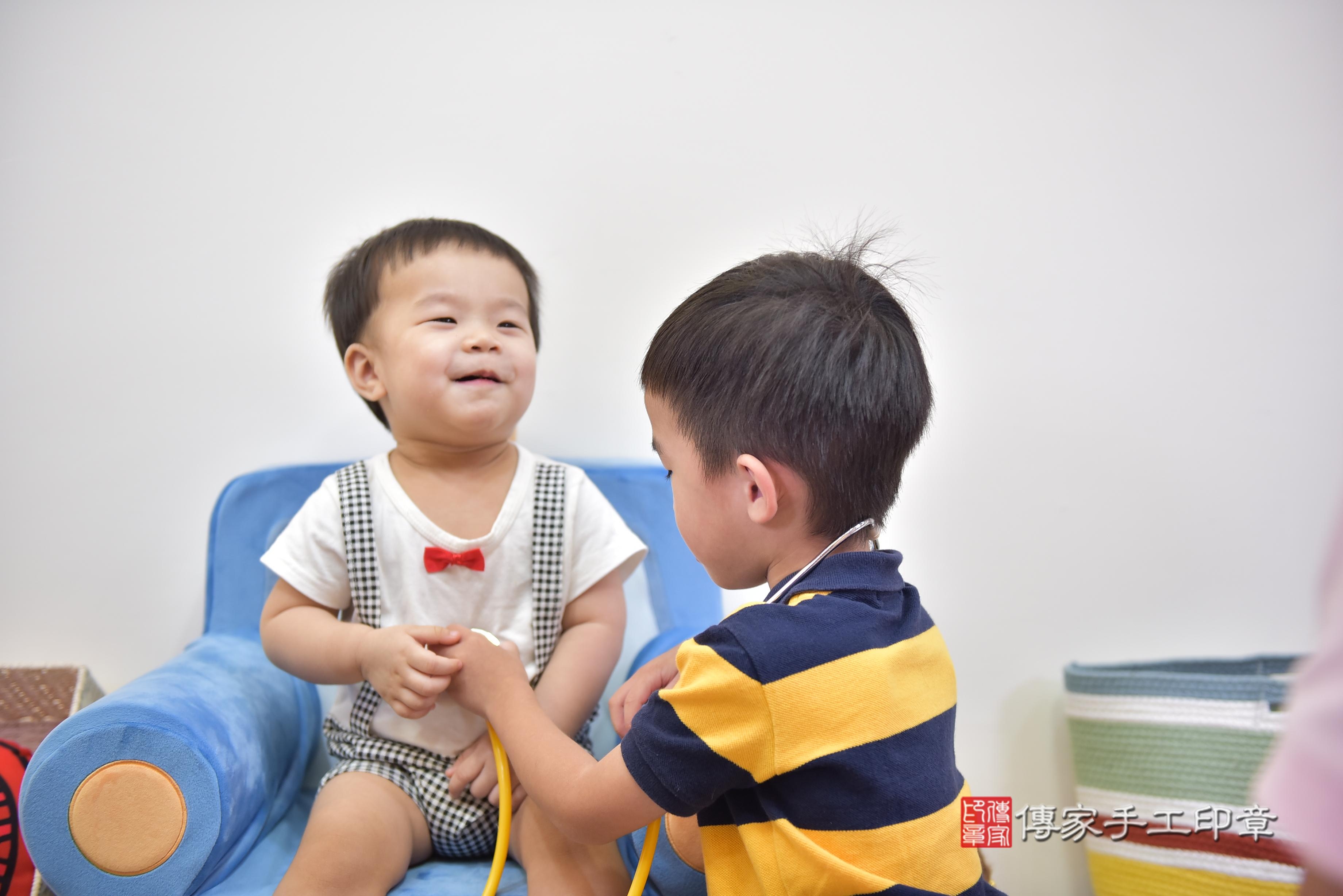 傳家手工印章台南店、抓周、度脺、美式風會場、傳家嬰兒古禮、吉祥話、抓周道具物品24種、拍照。抓周證書。寶寶抓周、滿周歲、生日快樂、祝福 傳家手工印章台南店、抓周、度脺、美式風會場、傳家嬰兒古禮、吉祥話、抓周道具物品24種、拍照。抓周證書。寶寶抓周、滿周歲、生日快樂、祝福