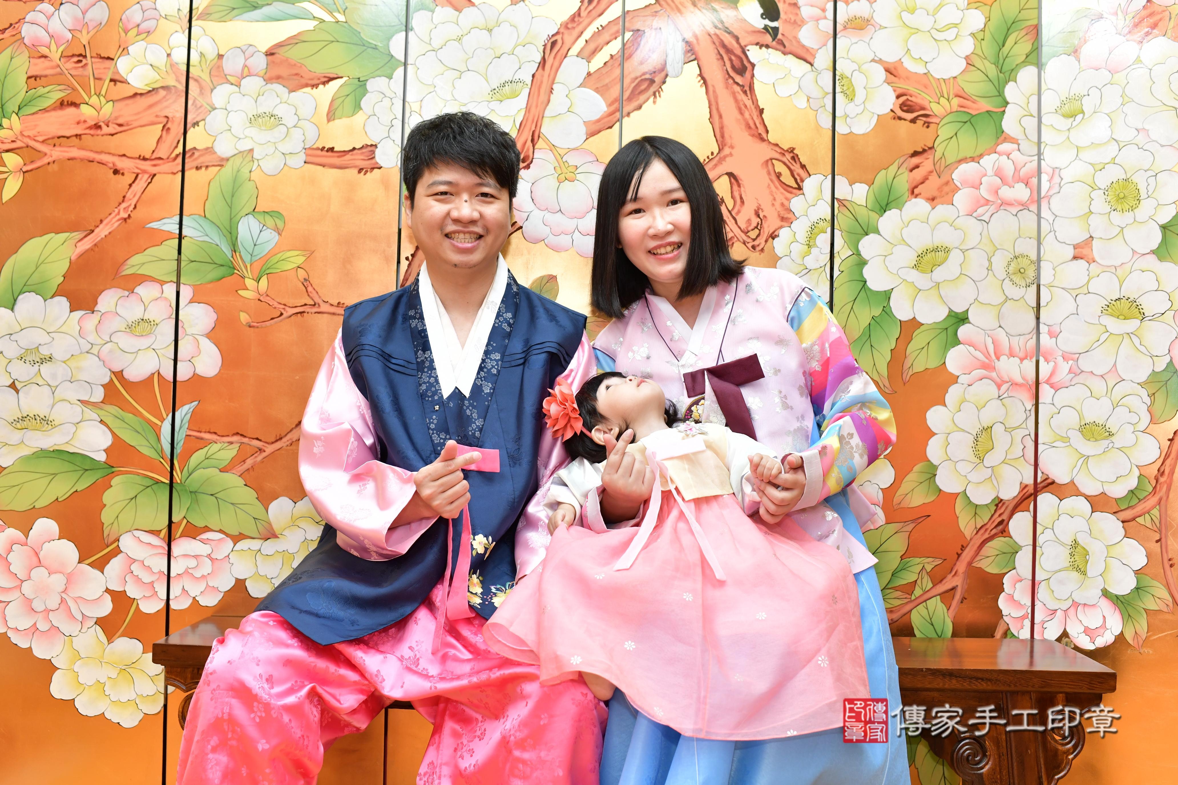 傳家手工印章桃園店、抓周、度脺、美式風會場、傳家嬰兒古禮、吉祥話、抓周道具物品24種、拍照。抓周證書。寶寶抓周、滿周歲、生日快樂、祝福