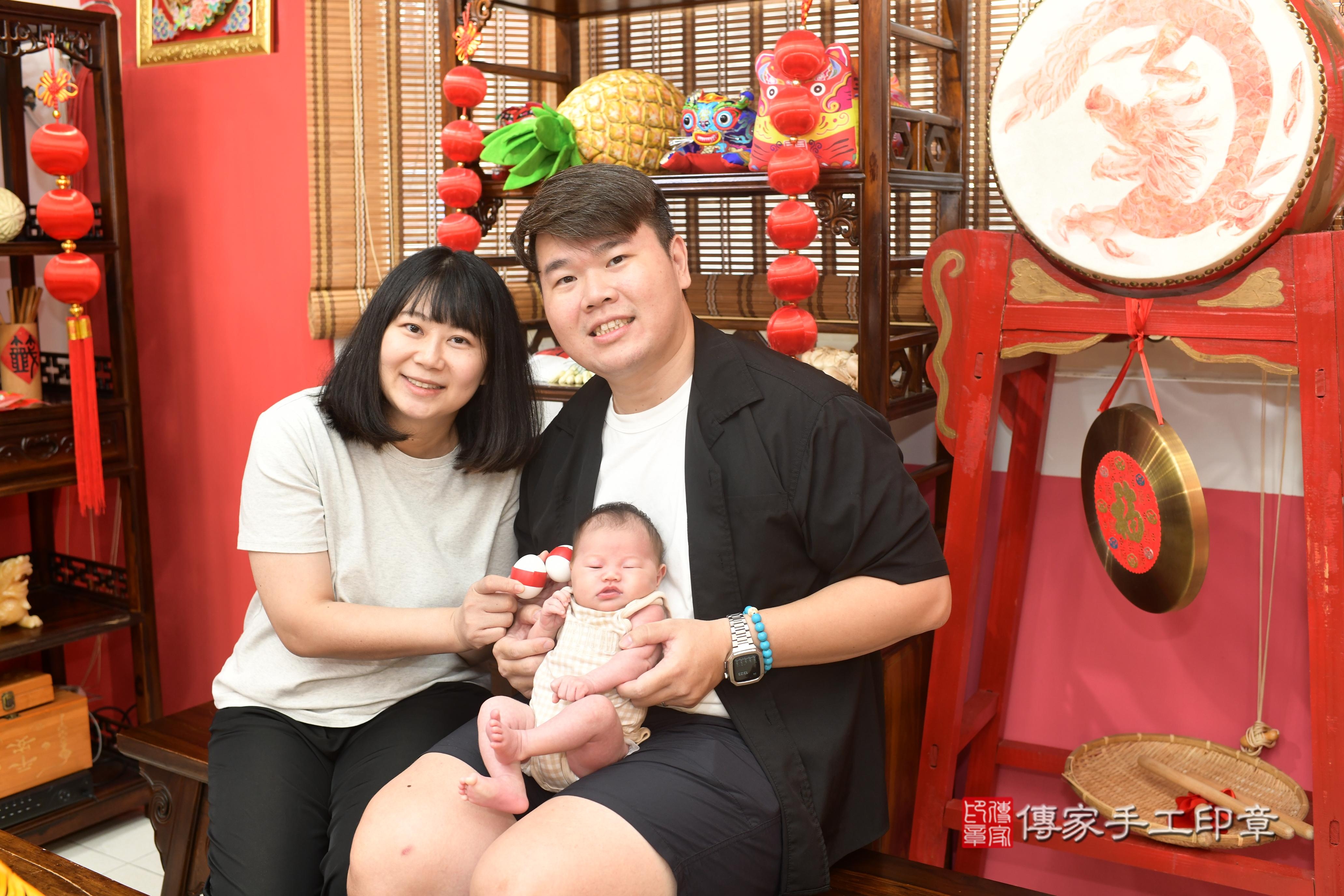傳家手工印章高雄店、抓周、度脺、中國風會場、傳家嬰兒古禮、吉祥話、抓周道具物品24種、拍照。抓周證書。寶寶抓周、滿周歲、生日快樂、祝福