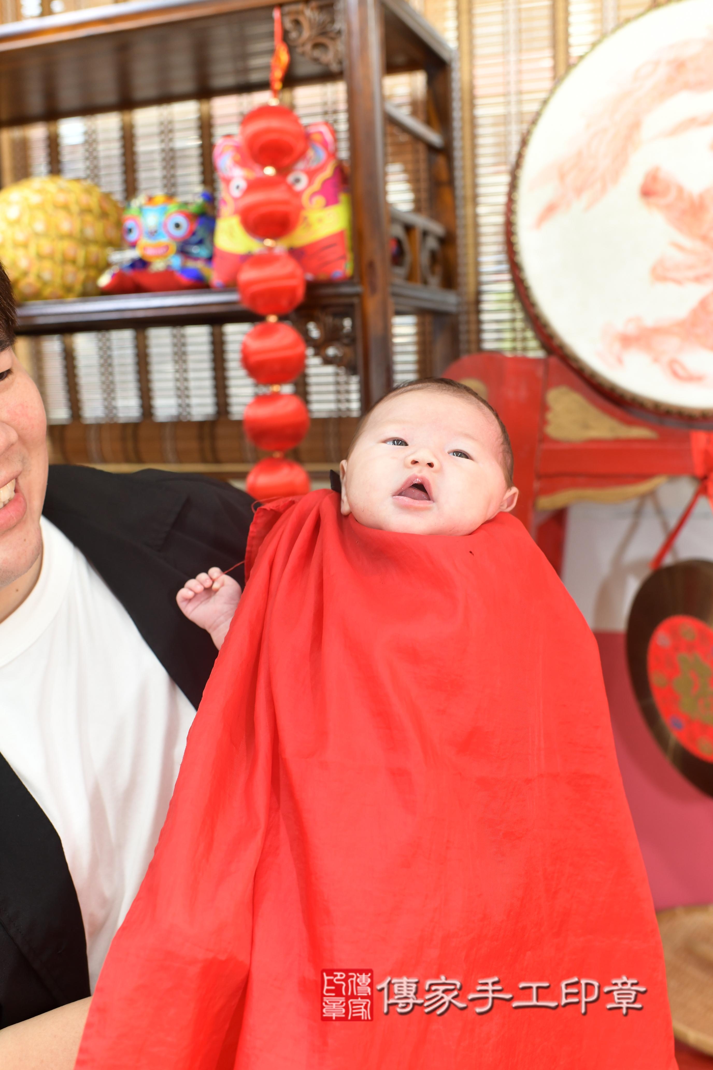 傳家手工印章高雄店、抓周、度脺、中國風會場、傳家嬰兒古禮、吉祥話、抓周道具物品24種、拍照。抓周證書。寶寶抓周、滿周歲、生日快樂、祝福