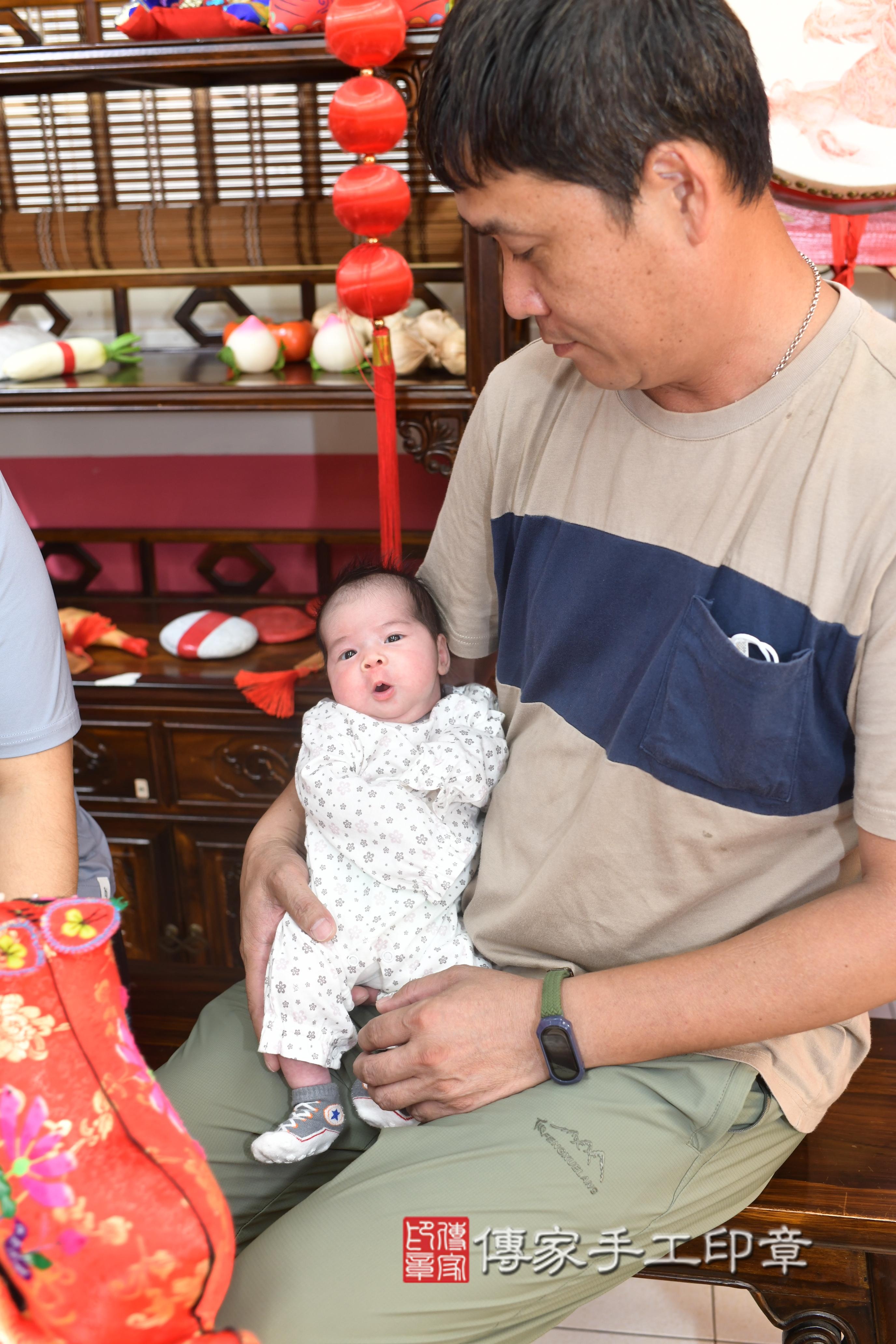 傳家手工印章高雄店、抓周、度脺、中國風會場、傳家嬰兒古禮、吉祥話、抓周道具物品24種、拍照。抓周證書。寶寶抓周、滿周歲、生日快樂、祝福