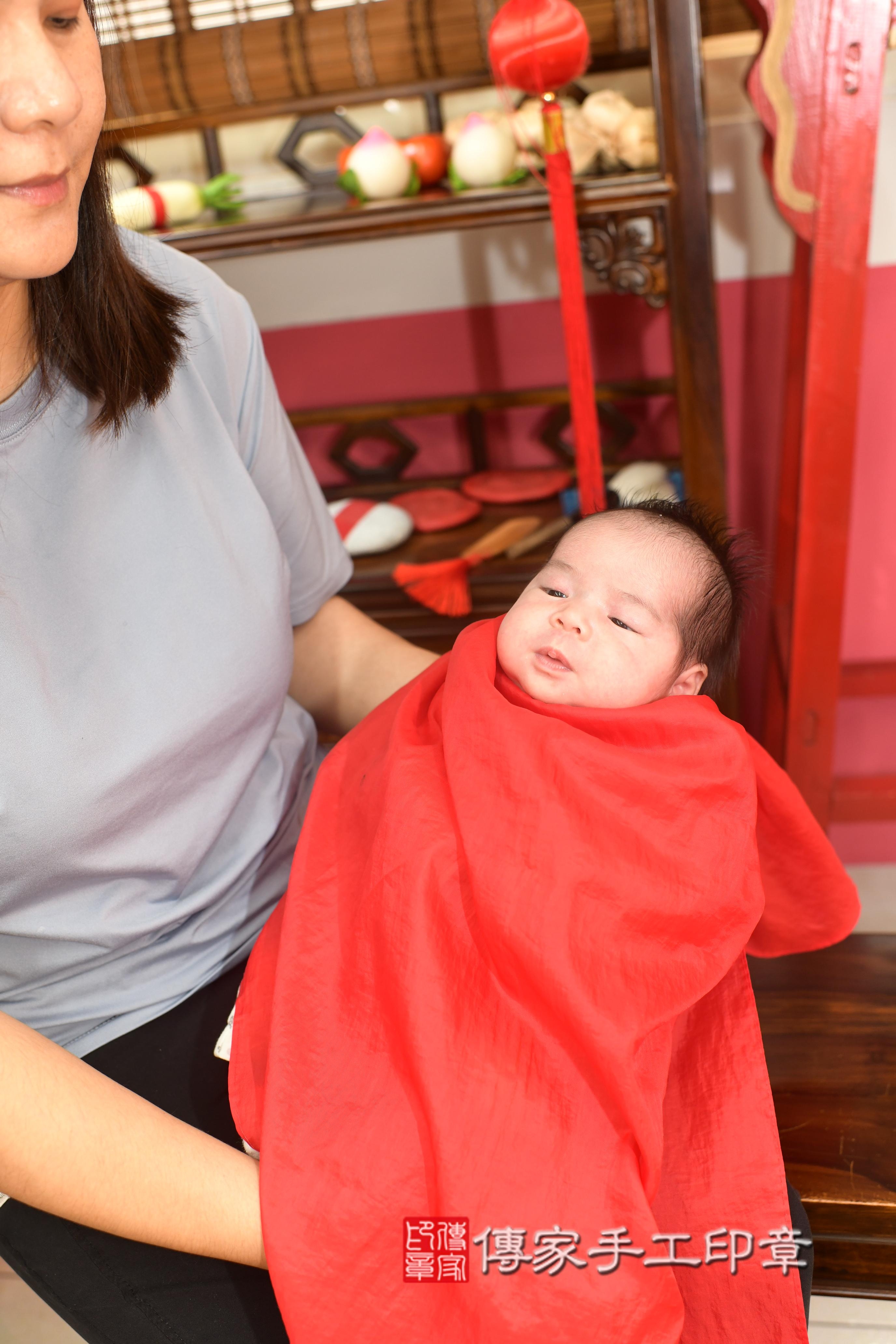 傳家手工印章高雄店、抓周、度脺、中國風會場、傳家嬰兒古禮、吉祥話、抓周道具物品24種、拍照。抓周證書。寶寶抓周、滿周歲、生日快樂、祝福