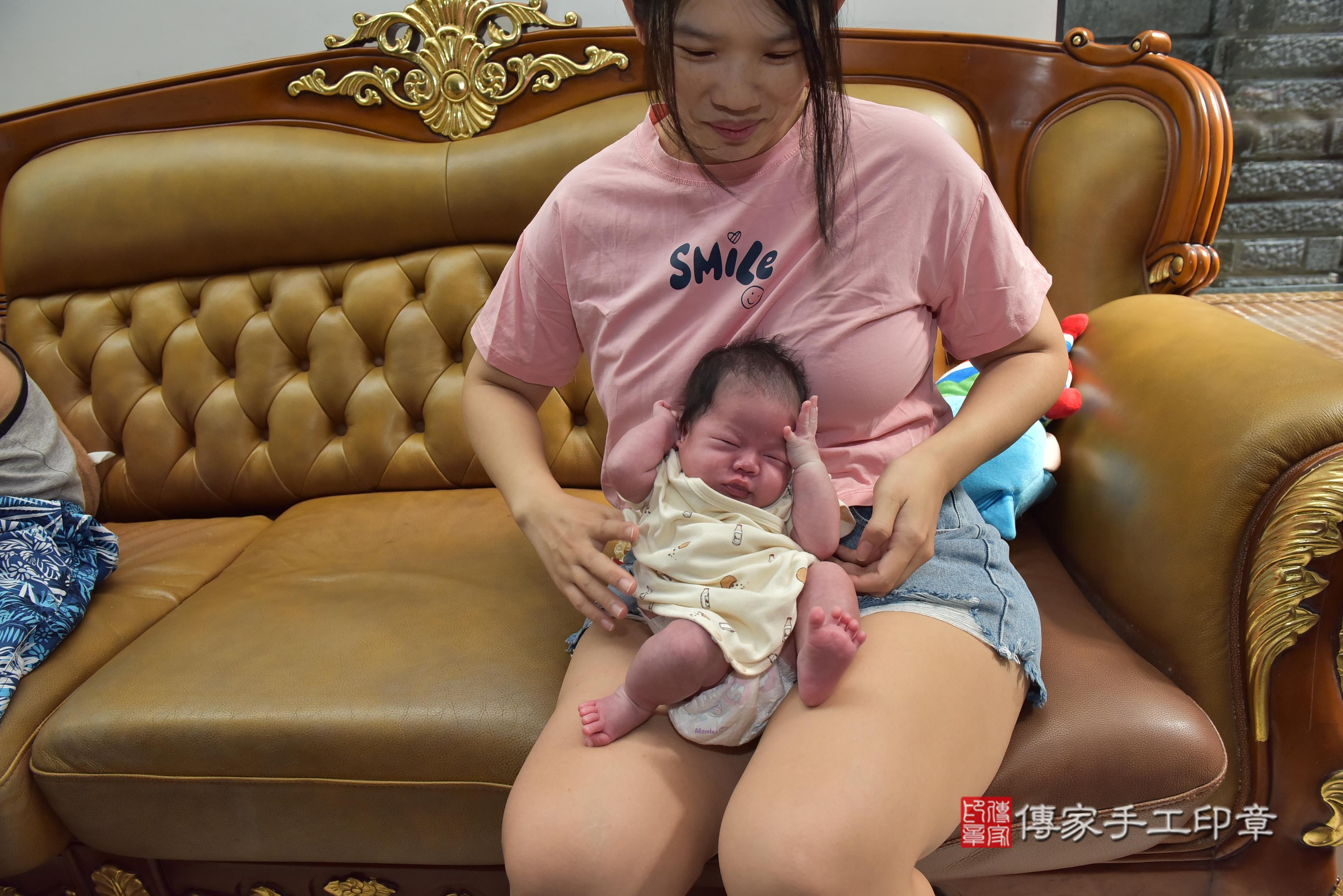 傳家手工印章高雄店、抓周、度脺、中國風會場、傳家嬰兒古禮、吉祥話、抓周道具物品24種、拍照。抓周證書。寶寶抓周、滿周歲、生日快樂、祝福