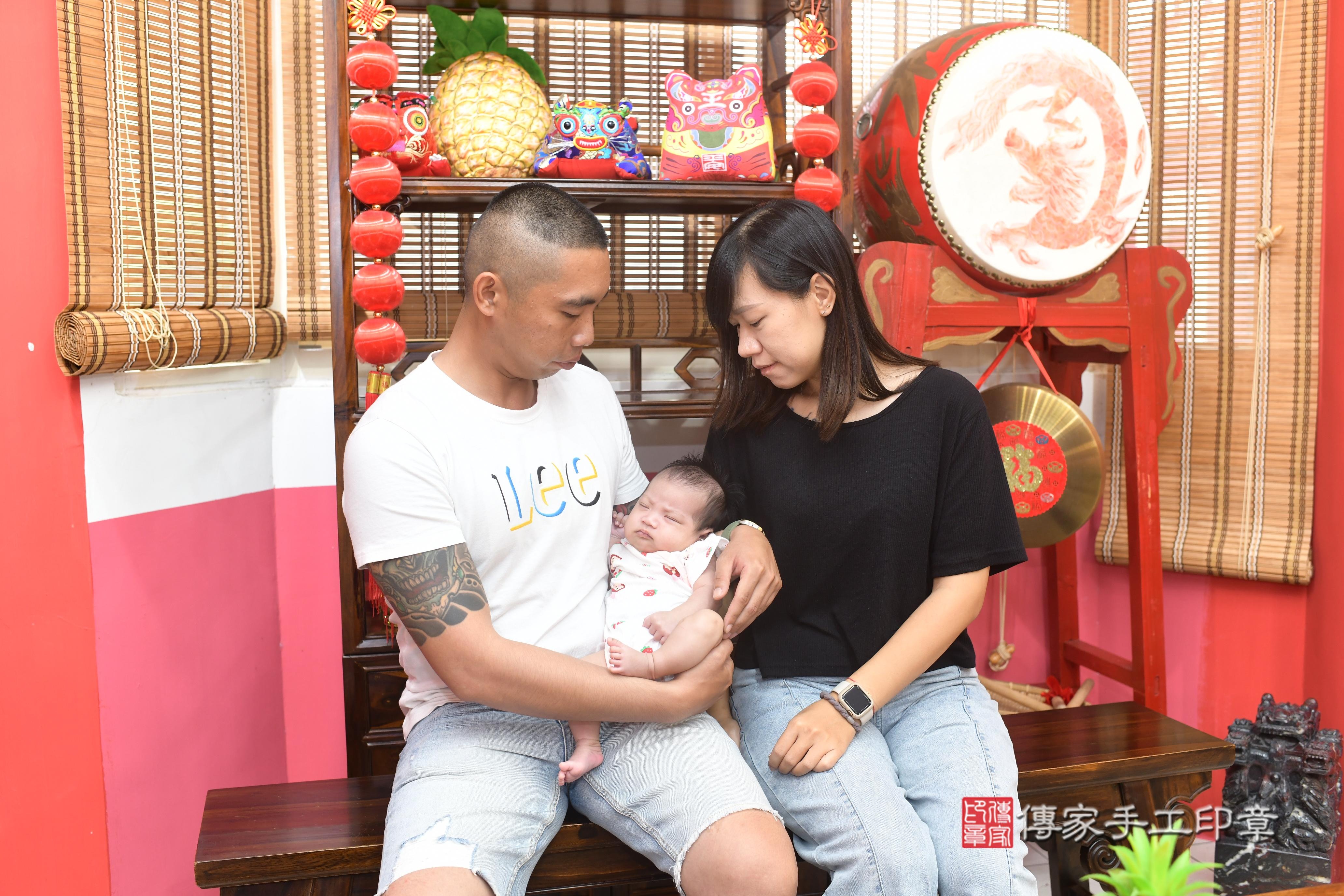 傳家手工印章高雄店、抓周、度脺、中國風會場、傳家嬰兒古禮、吉祥話、抓周道具物品24種、拍照。抓周證書。寶寶抓周、滿周歲、生日快樂、祝福