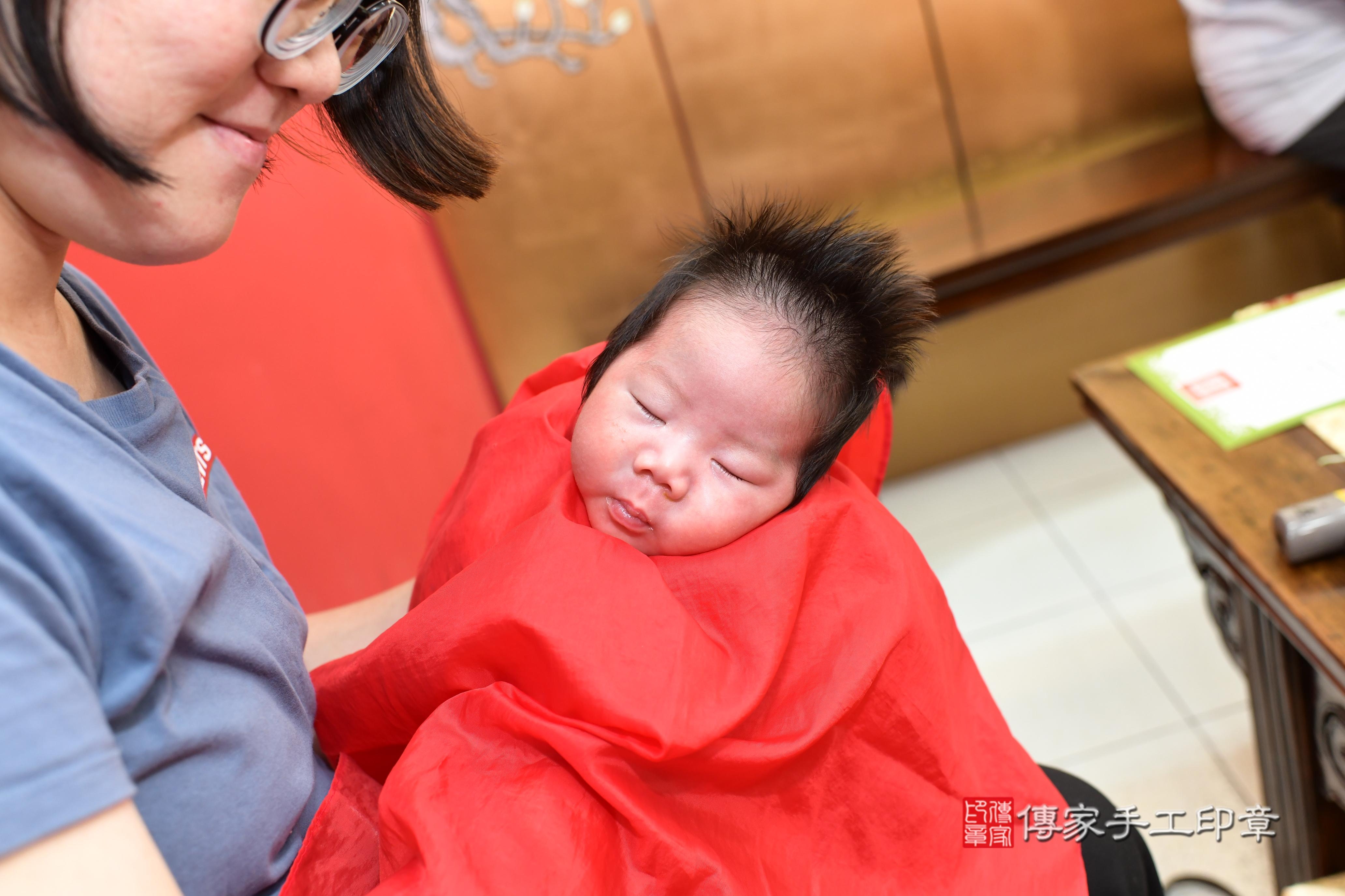 傳家手工印章高雄店、抓周、度脺、中國風會場、傳家嬰兒古禮、吉祥話、抓周道具物品24種、拍照。抓周證書。寶寶抓周、滿周歲、生日快樂、祝福 傳家手工印章高雄店、抓周、度脺、中國風會場、傳家嬰兒古禮、吉祥話、抓周道具物品24種、拍照。抓周證書。寶寶抓周、滿周歲、生日快樂、祝福