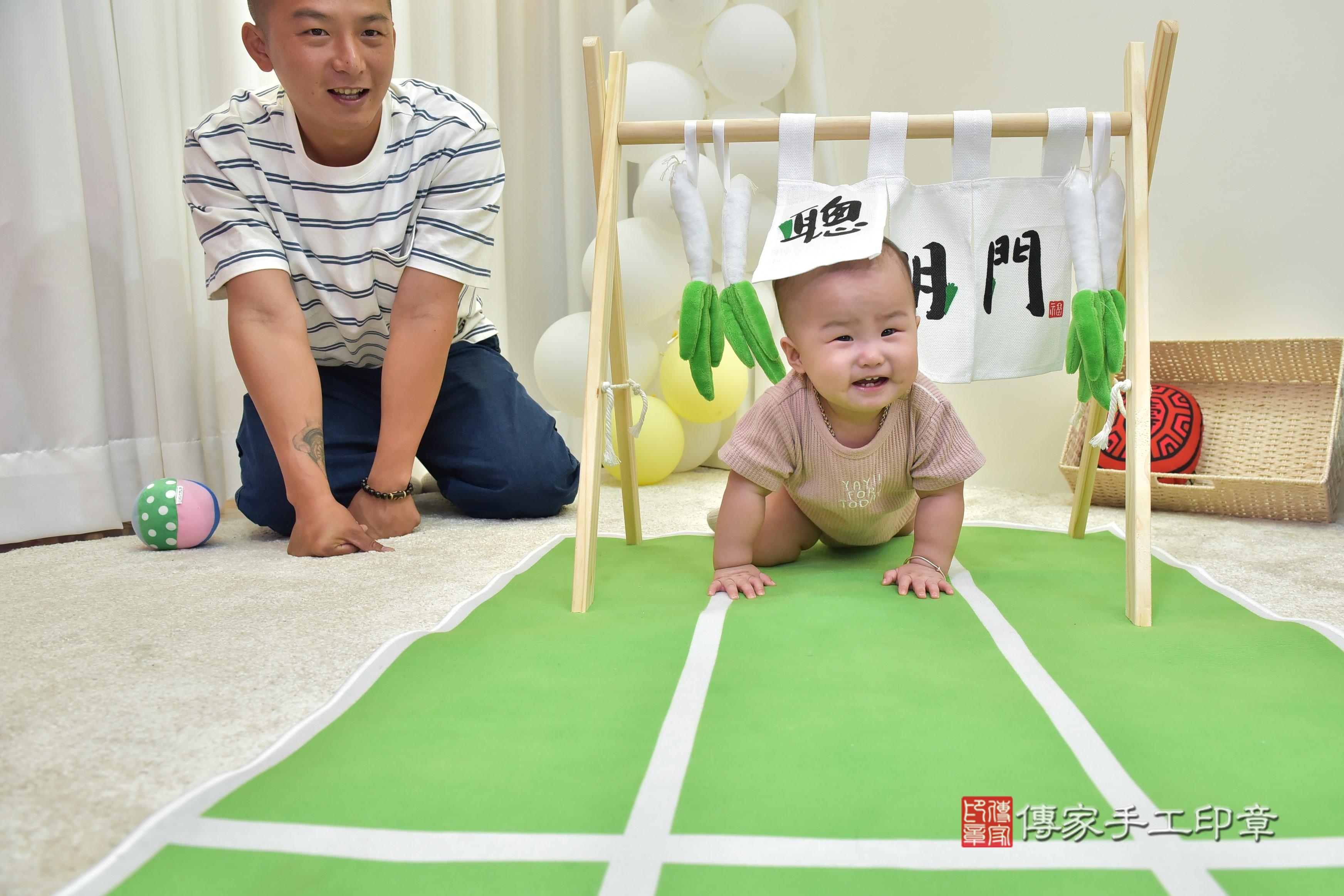 傳家手工印章台南店、抓周、度脺、美式風會場、傳家嬰兒古禮、吉祥話、抓周道具物品24種、拍照。抓周證書。寶寶抓周、滿周歲、生日快樂、祝福 傳家手工印章台南店、抓周、度脺、美式風會場、傳家嬰兒古禮、吉祥話、抓周道具物品24種、拍照。抓周證書。寶寶抓周、滿周歲、生日快樂、祝福