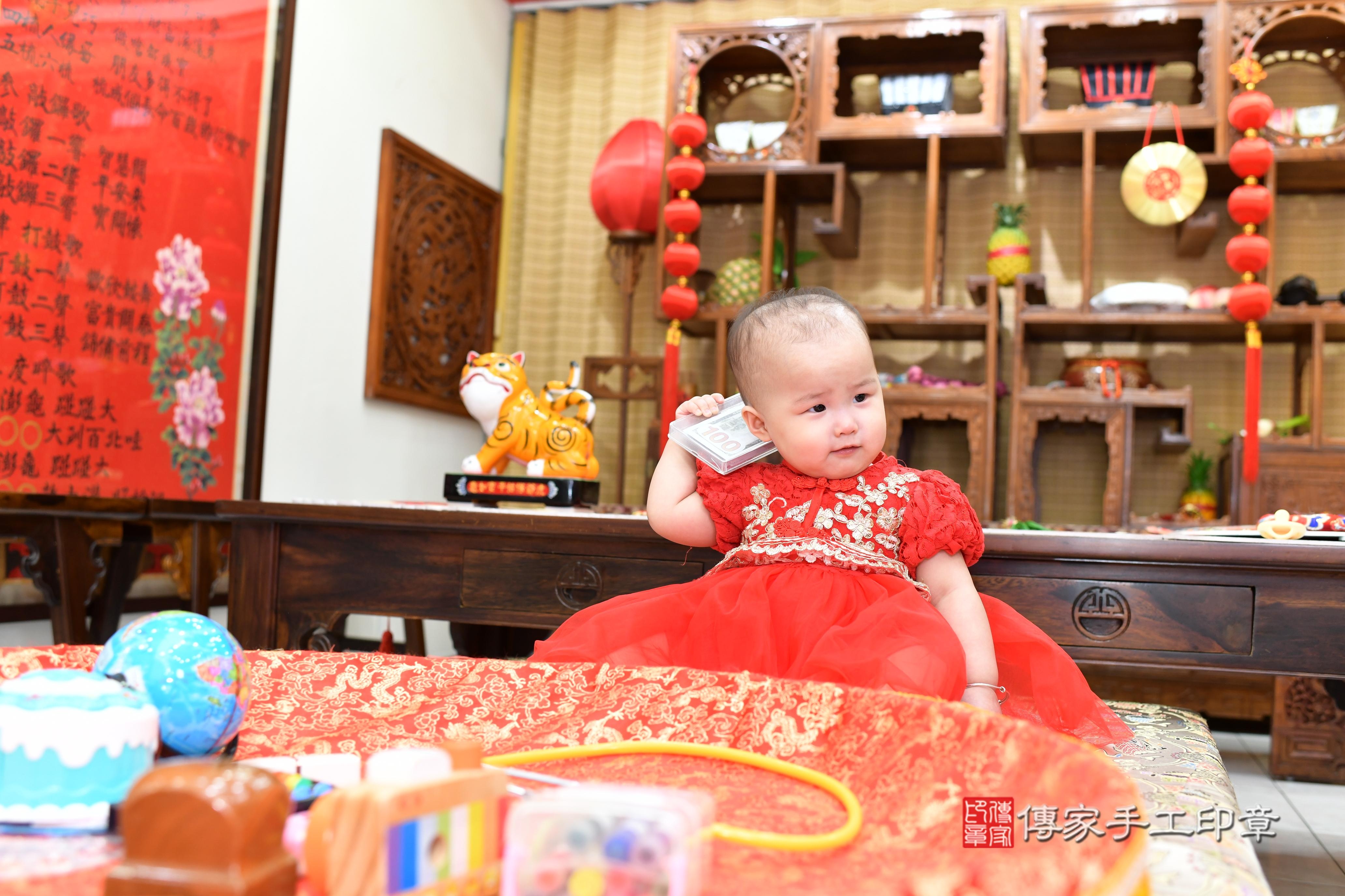 傳家手工印章台南店、抓周、度脺、美式風會場、傳家嬰兒古禮、吉祥話、抓周道具物品24種、拍照。抓周證書。寶寶抓周、滿周歲、生日快樂、祝福 傳家手工印章台南店、抓周、度脺、美式風會場、傳家嬰兒古禮、吉祥話、抓周道具物品24種、拍照。抓周證書。寶寶抓周、滿周歲、生日快樂、祝福