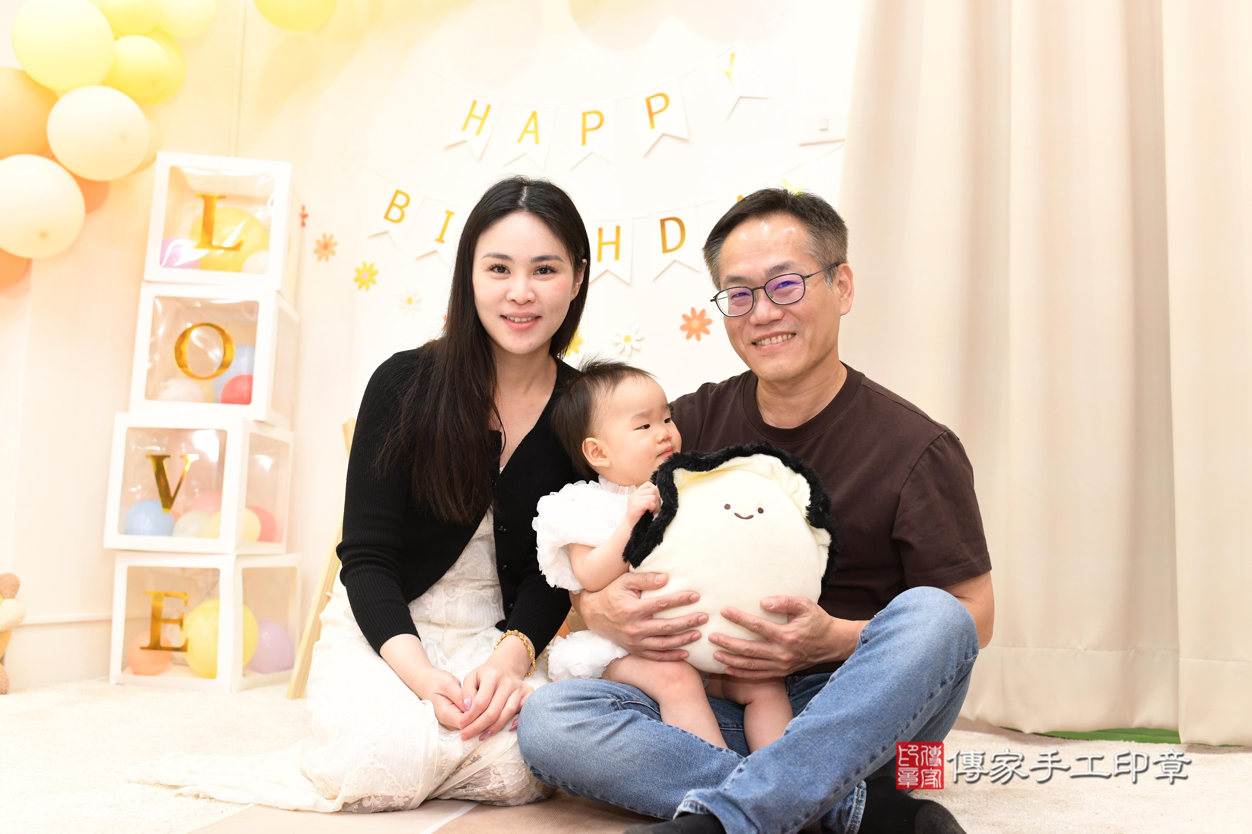 傳家手工印章高雄店、抓周、度脺、中國風會場、傳家嬰兒古禮、吉祥話、抓周道具物品24種、拍照。抓周證書。寶寶抓周、滿周歲、生日快樂、祝福