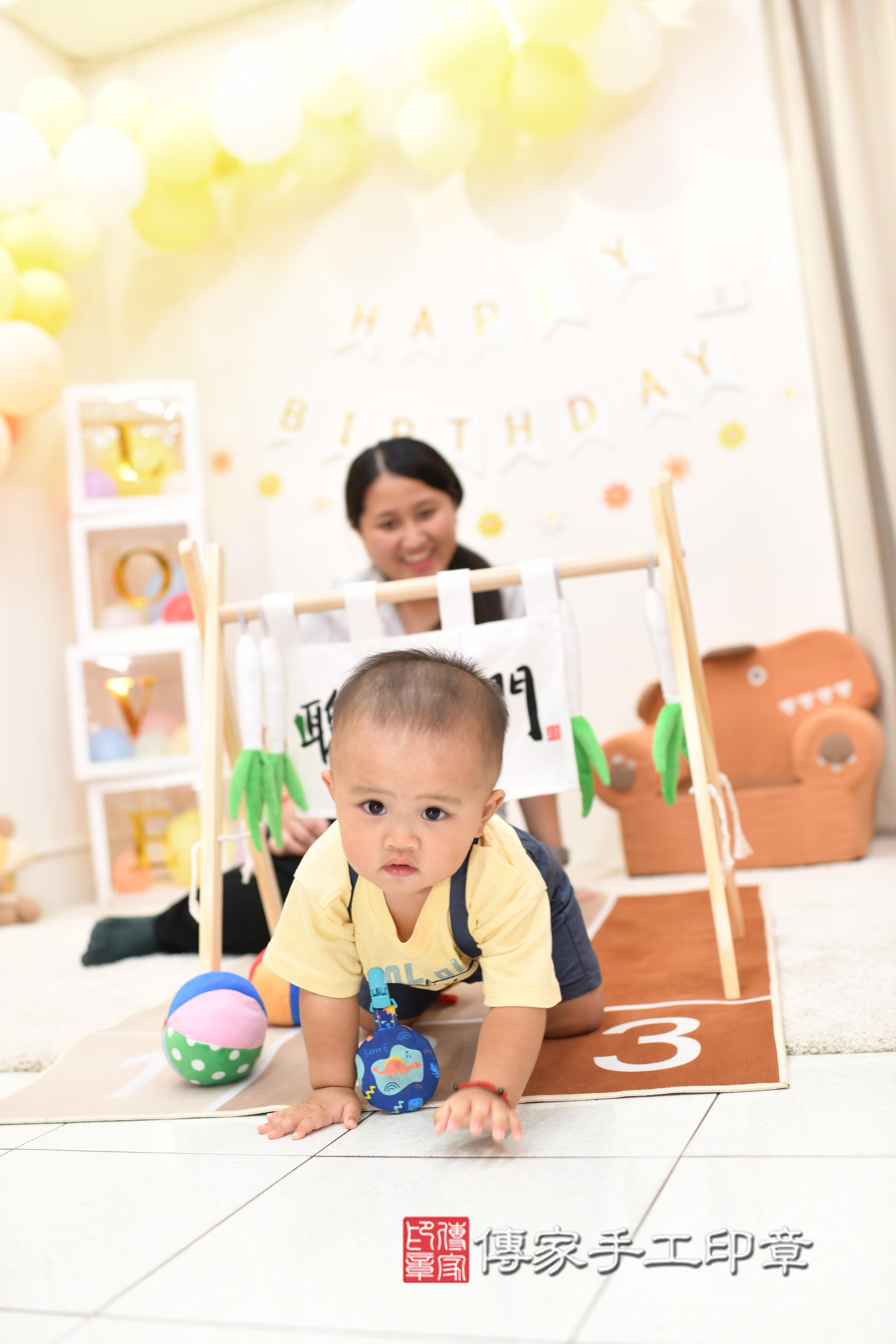 傳家手工印章高雄店、抓周、度脺、中國風會場、傳家嬰兒古禮、吉祥話、抓周道具物品24種、拍照。抓周證書。寶寶抓周、滿周歲、生日快樂、祝福