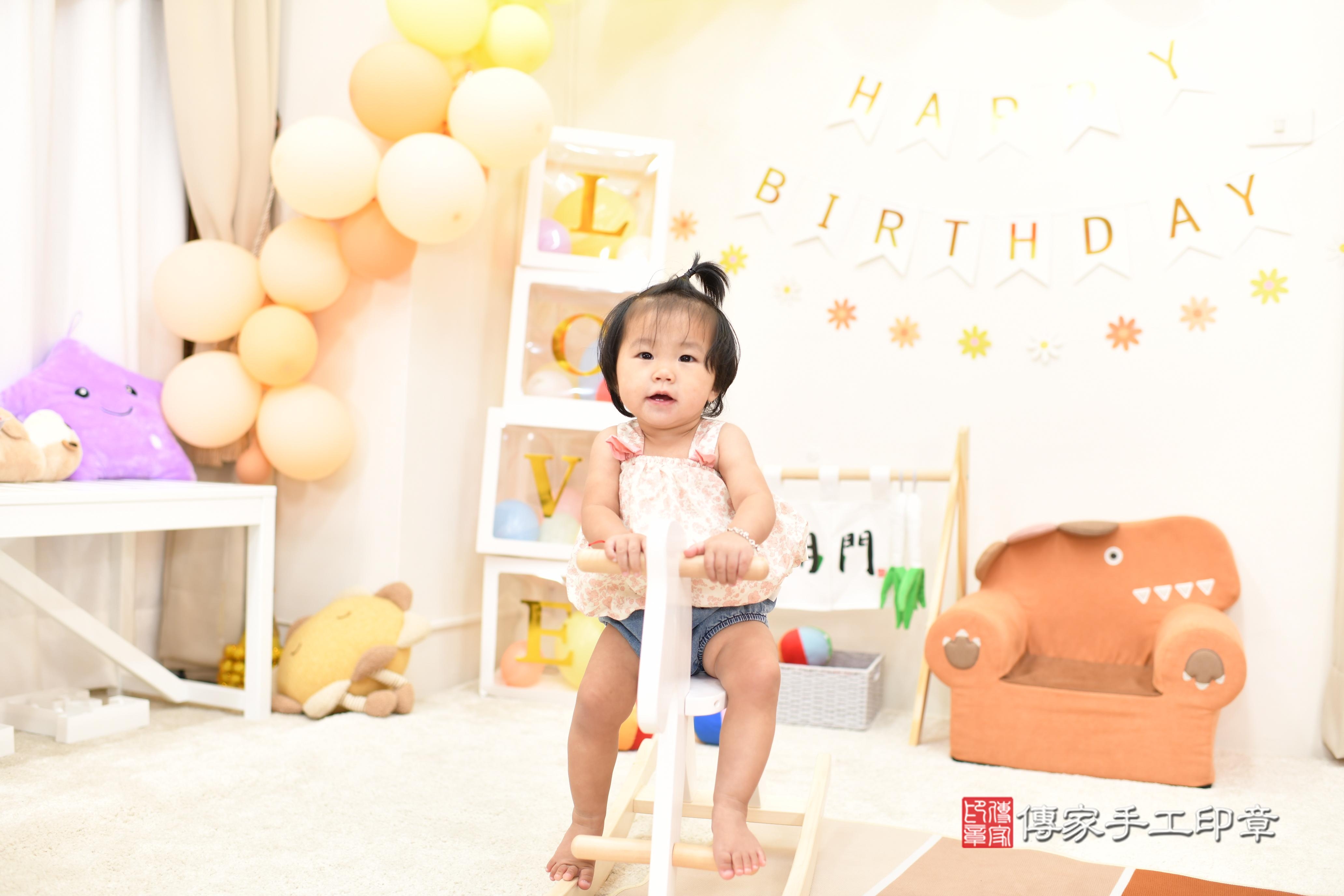 傳家手工印章高雄店、抓周、度脺、中國風會場、傳家嬰兒古禮、吉祥話、抓周道具物品24種、拍照。抓周證書。寶寶抓周、滿周歲、生日快樂、祝福