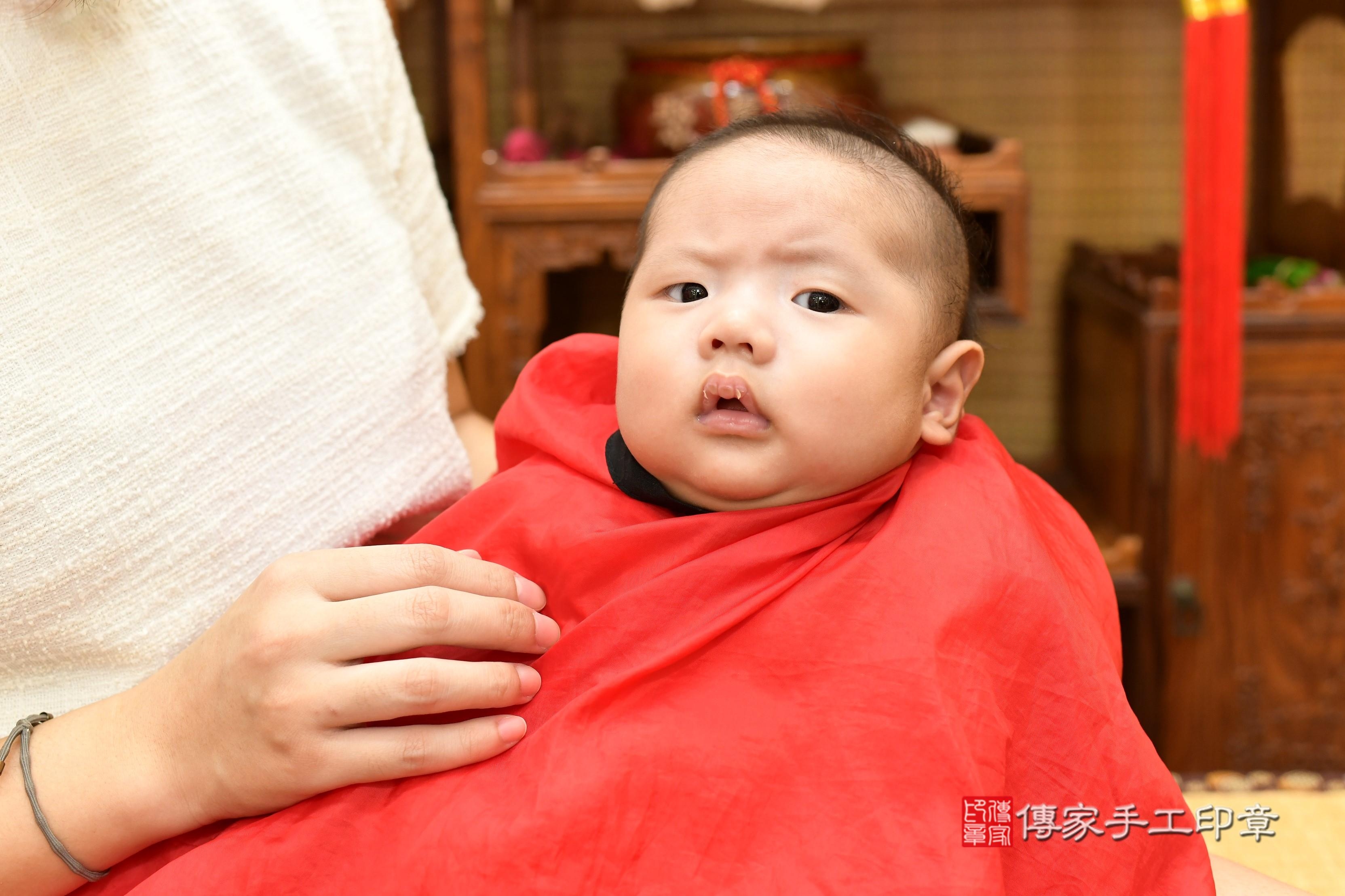 傳家手工印章台南店、剃頭、中國風會場、傳家嬰兒古禮、吉祥話、抓周道具物品24種、拍照。抓周證書。寶寶抓周、滿周歲、生日快樂、祝福