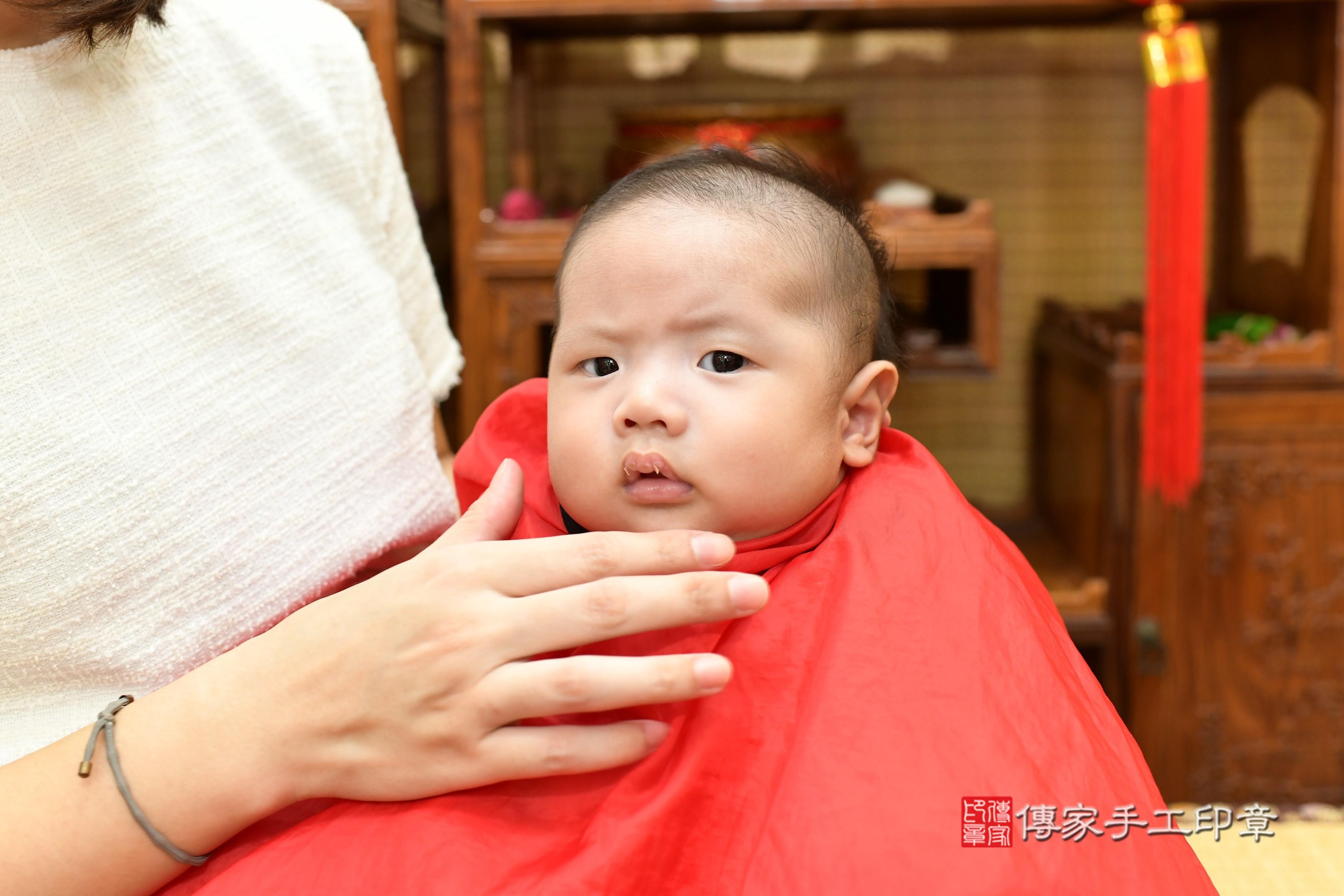 傳家手工印章台南店、剃頭、中國風會場、傳家嬰兒古禮、吉祥話、抓周道具物品24種、拍照。抓周證書。寶寶抓周、滿周歲、生日快樂、祝福