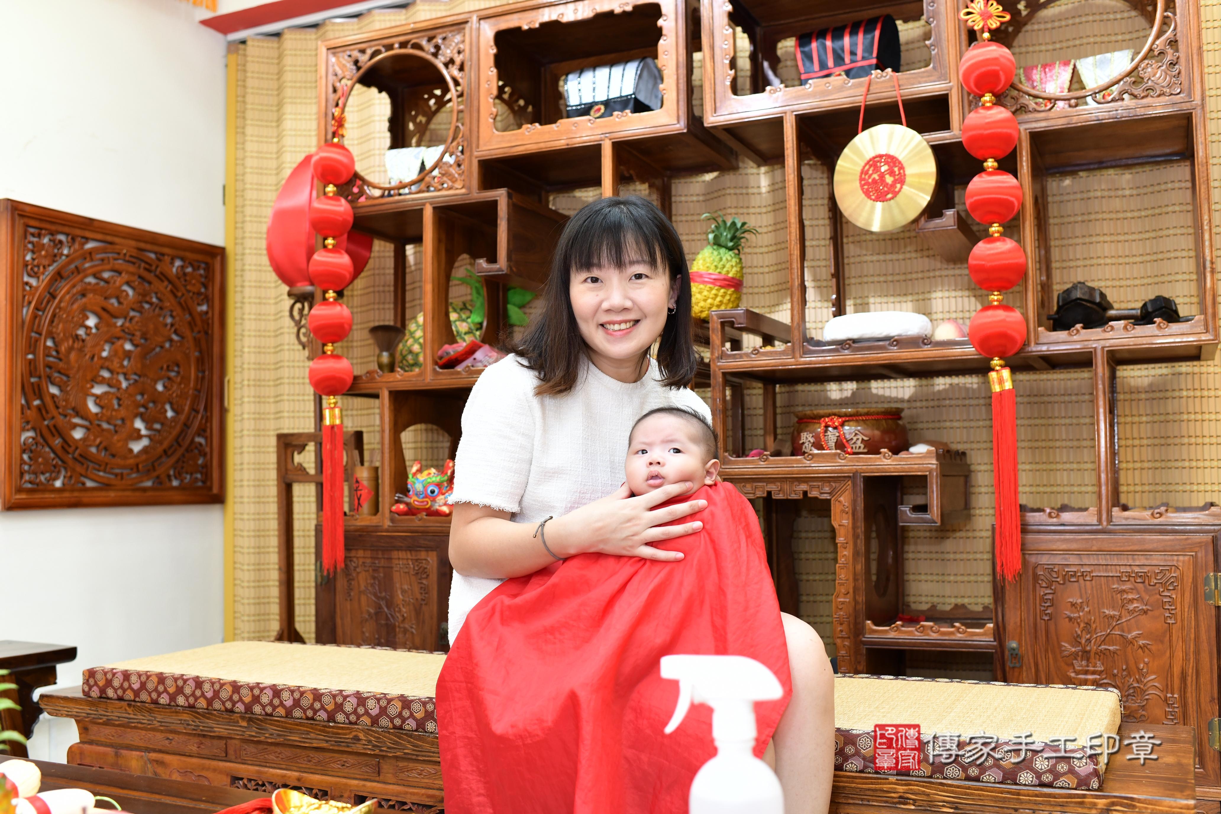 傳家手工印章台南店、剃頭、中國風會場、傳家嬰兒古禮、吉祥話、抓周道具物品24種、拍照。抓周證書。寶寶抓周、滿周歲、生日快樂、祝福