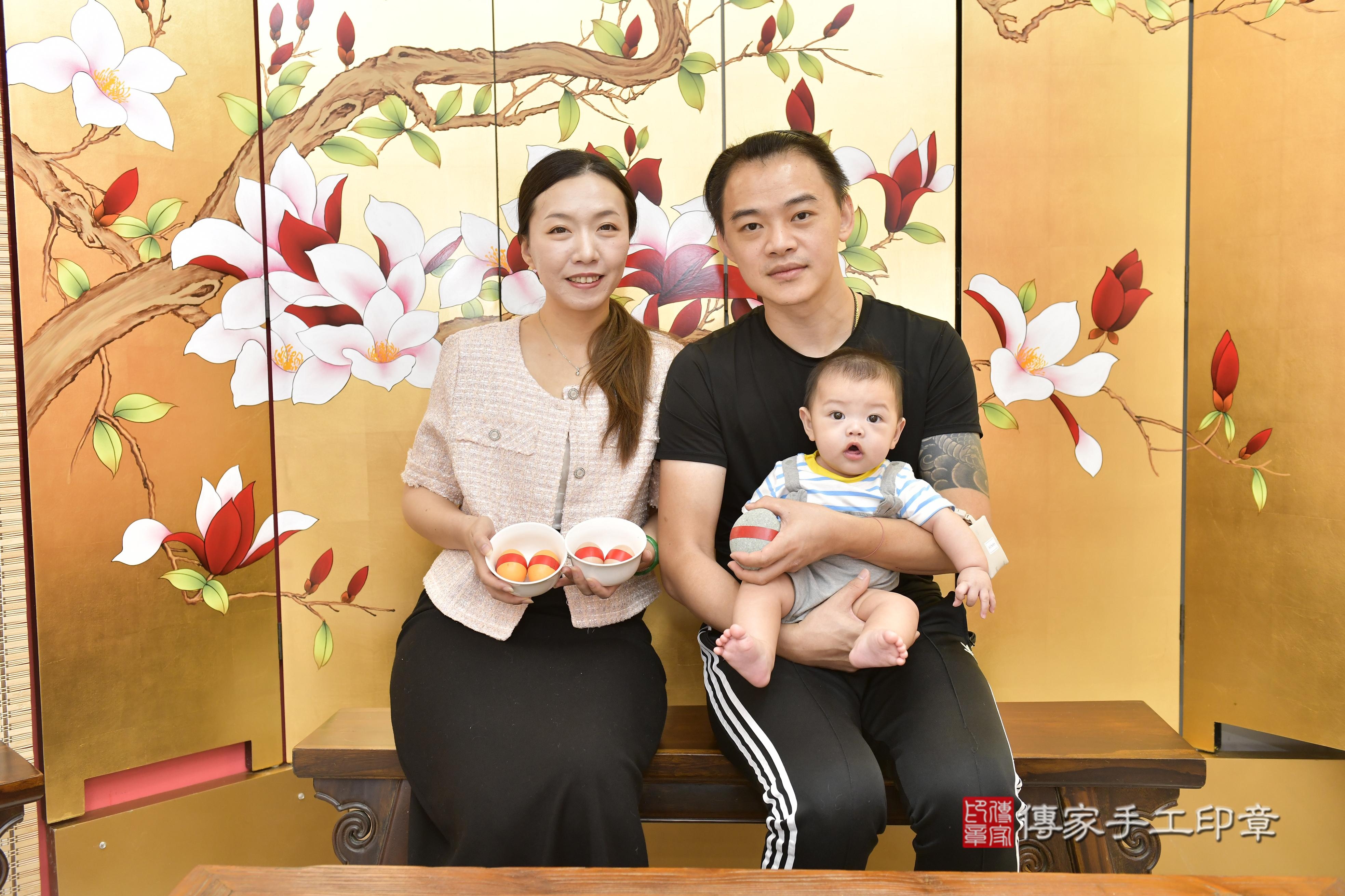 傳家手工印章新竹店、剃頭、中國風會場、傳家嬰兒古禮、吉祥話、抓周道具物品24種、拍照。抓周證書。寶寶抓周、滿周歲、生日快樂、祝福