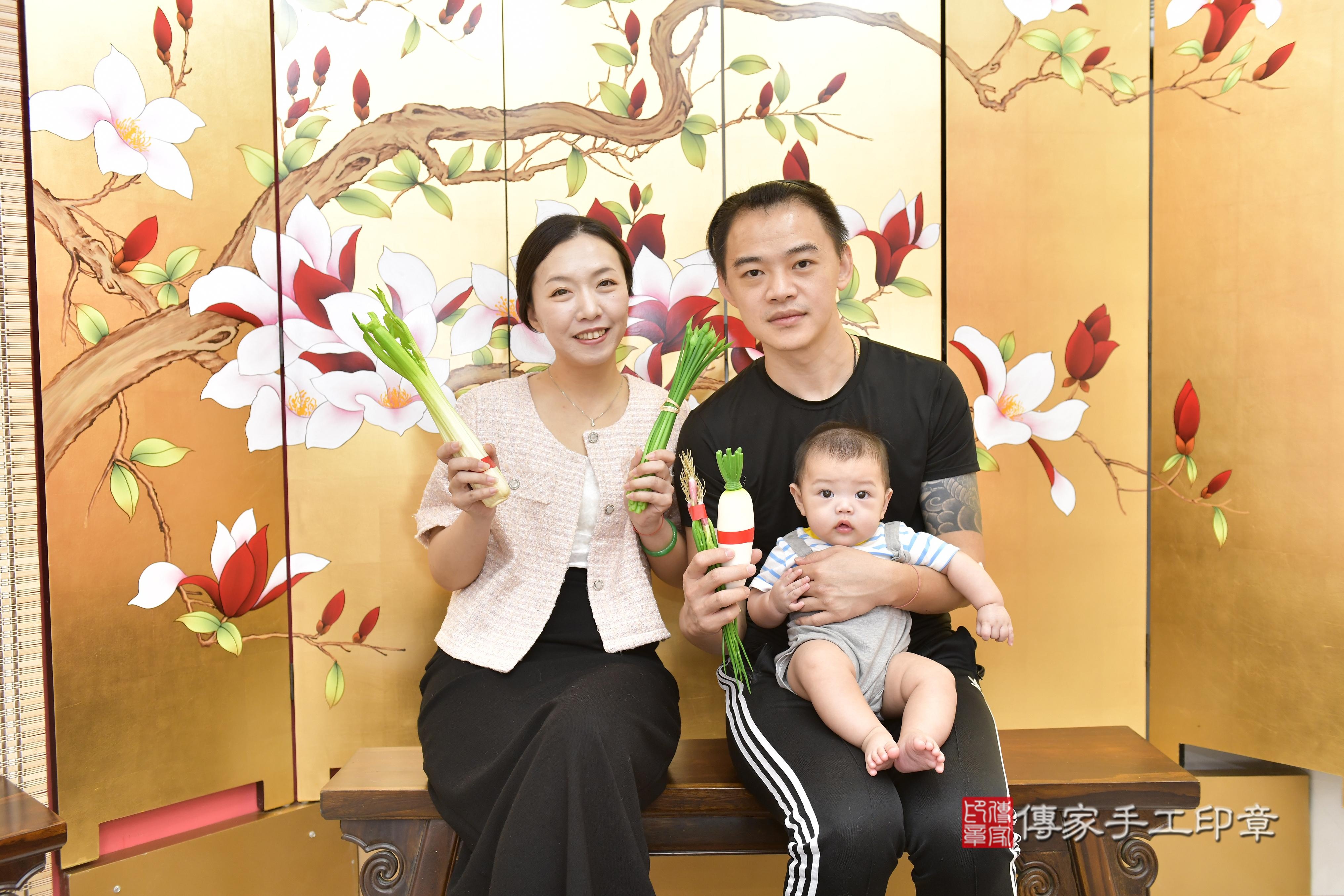 傳家手工印章新竹店、剃頭、中國風會場、傳家嬰兒古禮、吉祥話、抓周道具物品24種、拍照。抓周證書。寶寶抓周、滿周歲、生日快樂、祝福