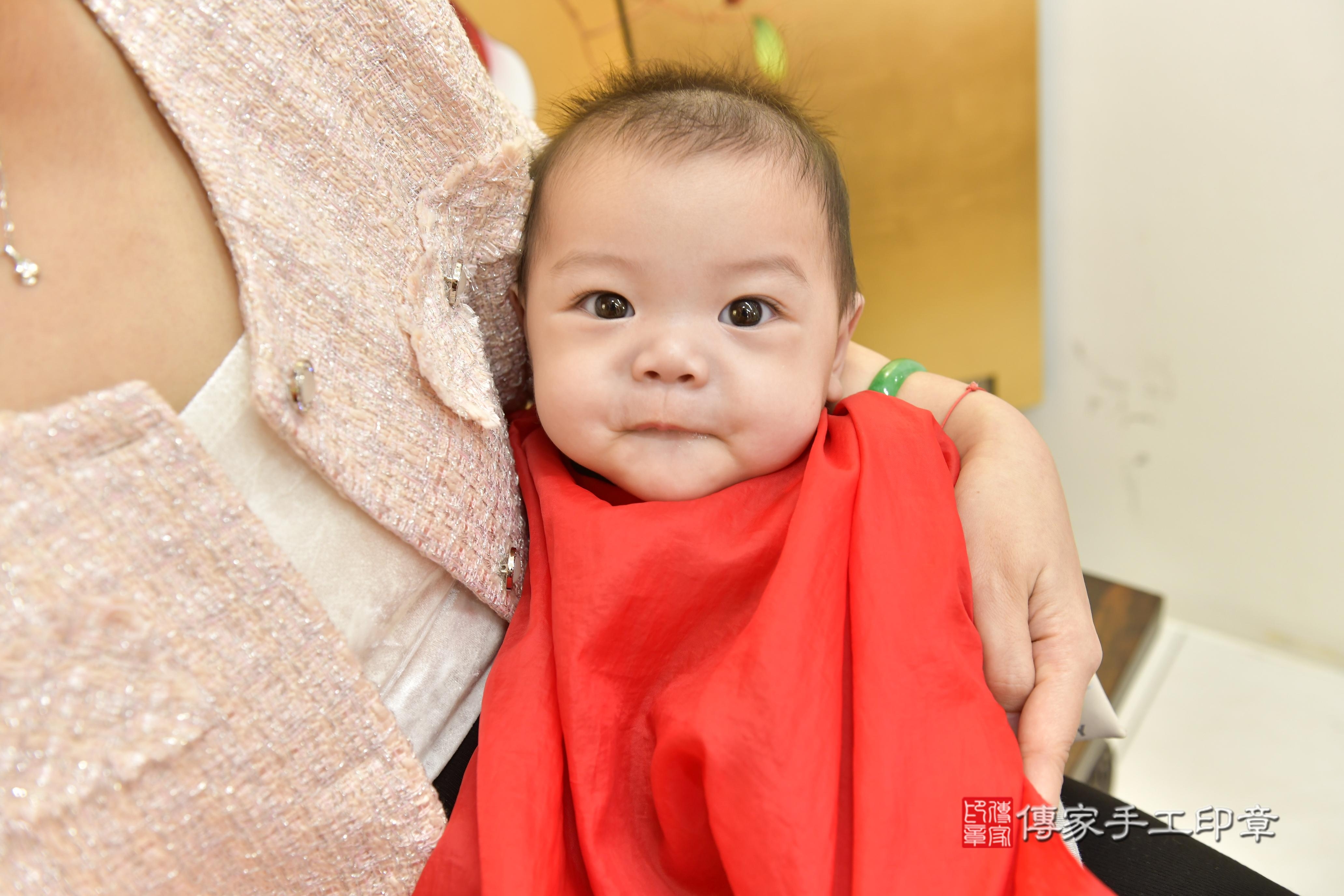 傳家手工印章新竹店、剃頭、中國風會場、傳家嬰兒古禮、吉祥話、抓周道具物品24種、拍照。抓周證書。寶寶抓周、滿周歲、生日快樂、祝福