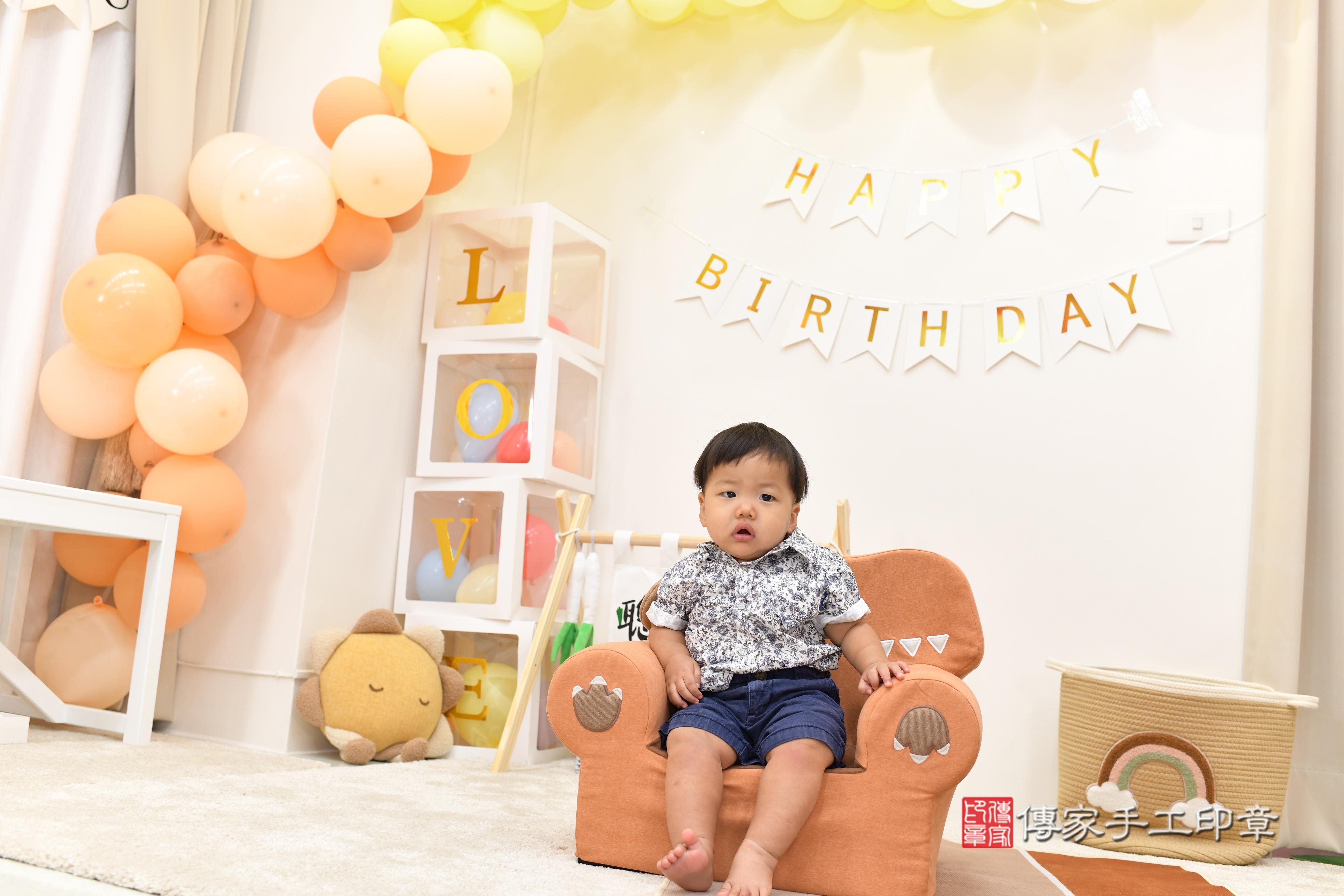 傳家手工印章高雄店、抓周、度脺、中國風會場、傳家嬰兒古禮、吉祥話、抓周道具物品24種、拍照。抓周證書。寶寶抓周、滿周歲、生日快樂、祝福