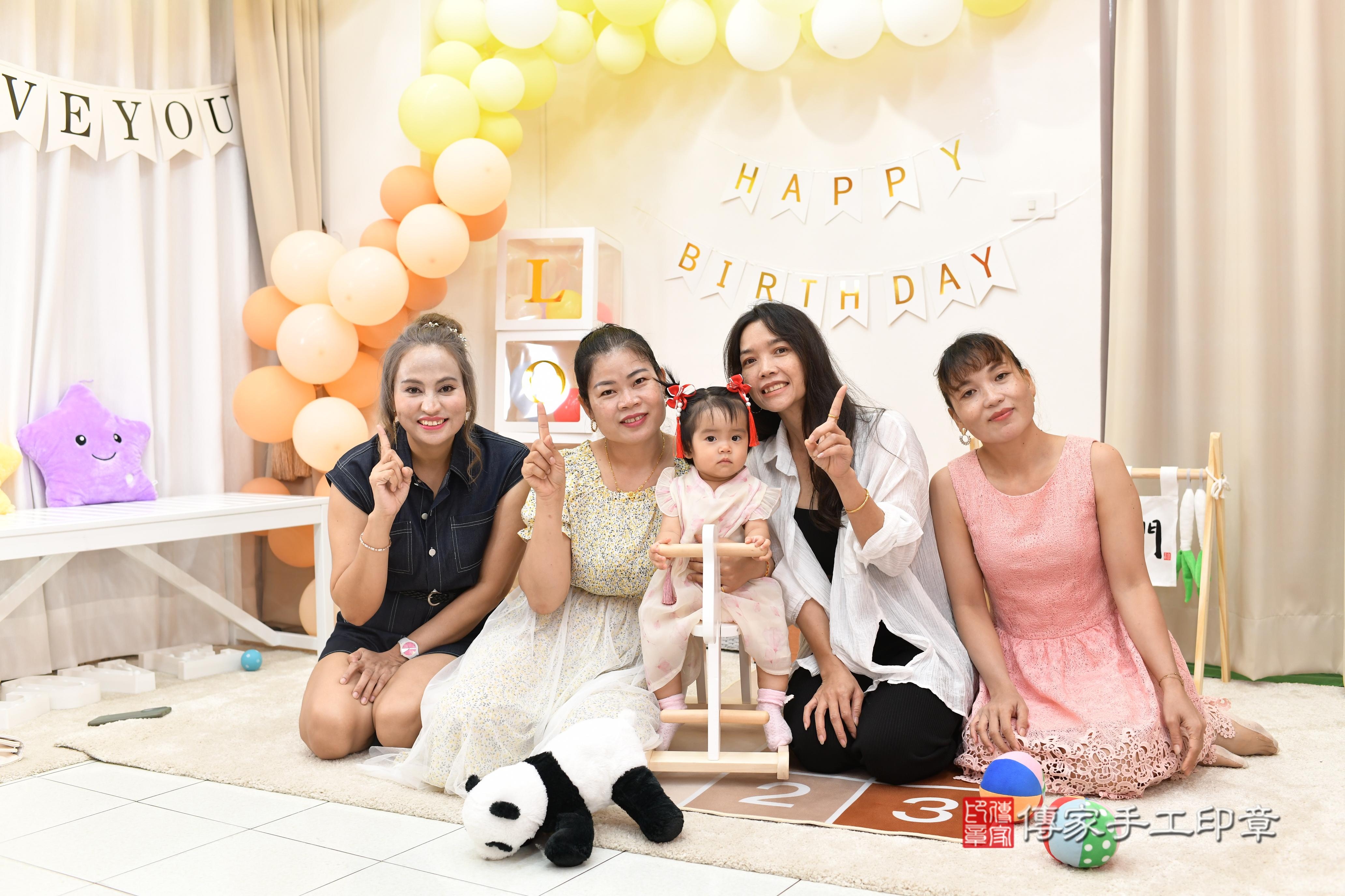 傳家手工印章高雄店、抓周、度脺、中國風會場、傳家嬰兒古禮、吉祥話、抓周道具物品24種、拍照。抓周證書。寶寶抓周、滿周歲、生日快樂、祝福