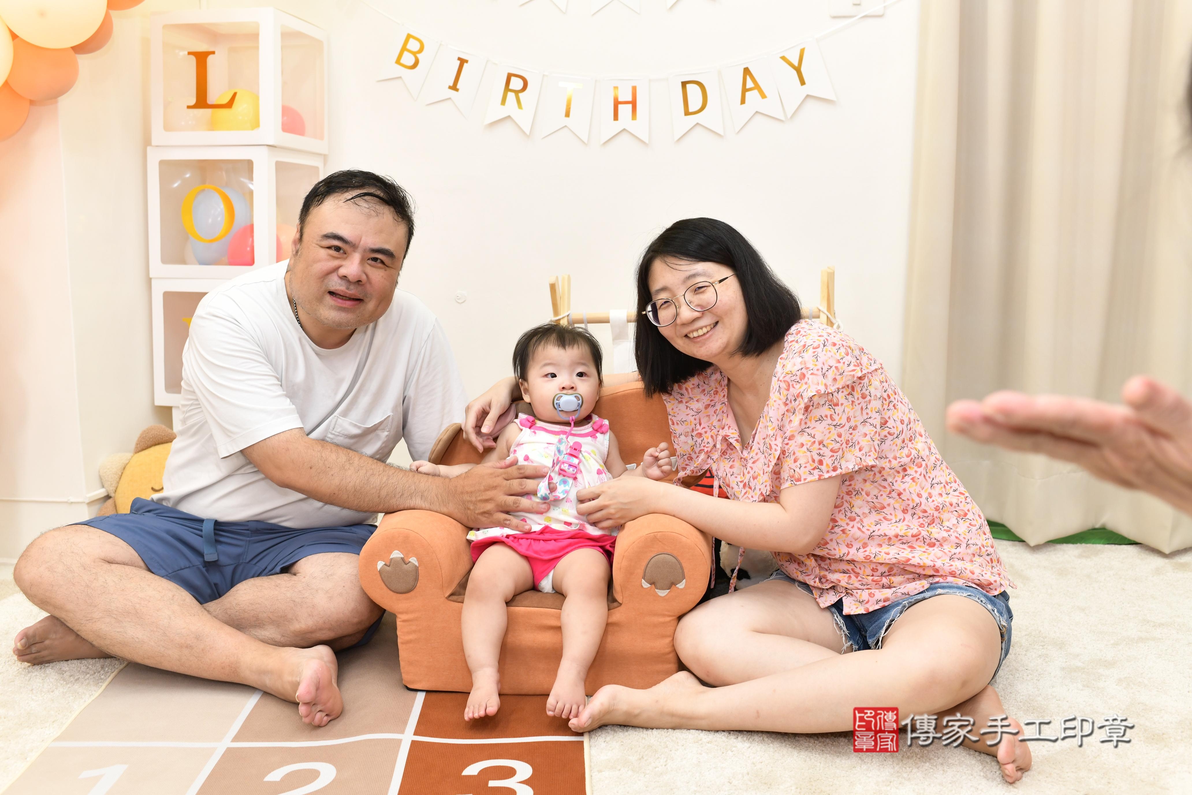 傳家手工印章高雄店、抓周、度脺、中國風會場、傳家嬰兒古禮、吉祥話、抓周道具物品24種、拍照。抓周證書。寶寶抓周、滿周歲、生日快樂、祝福