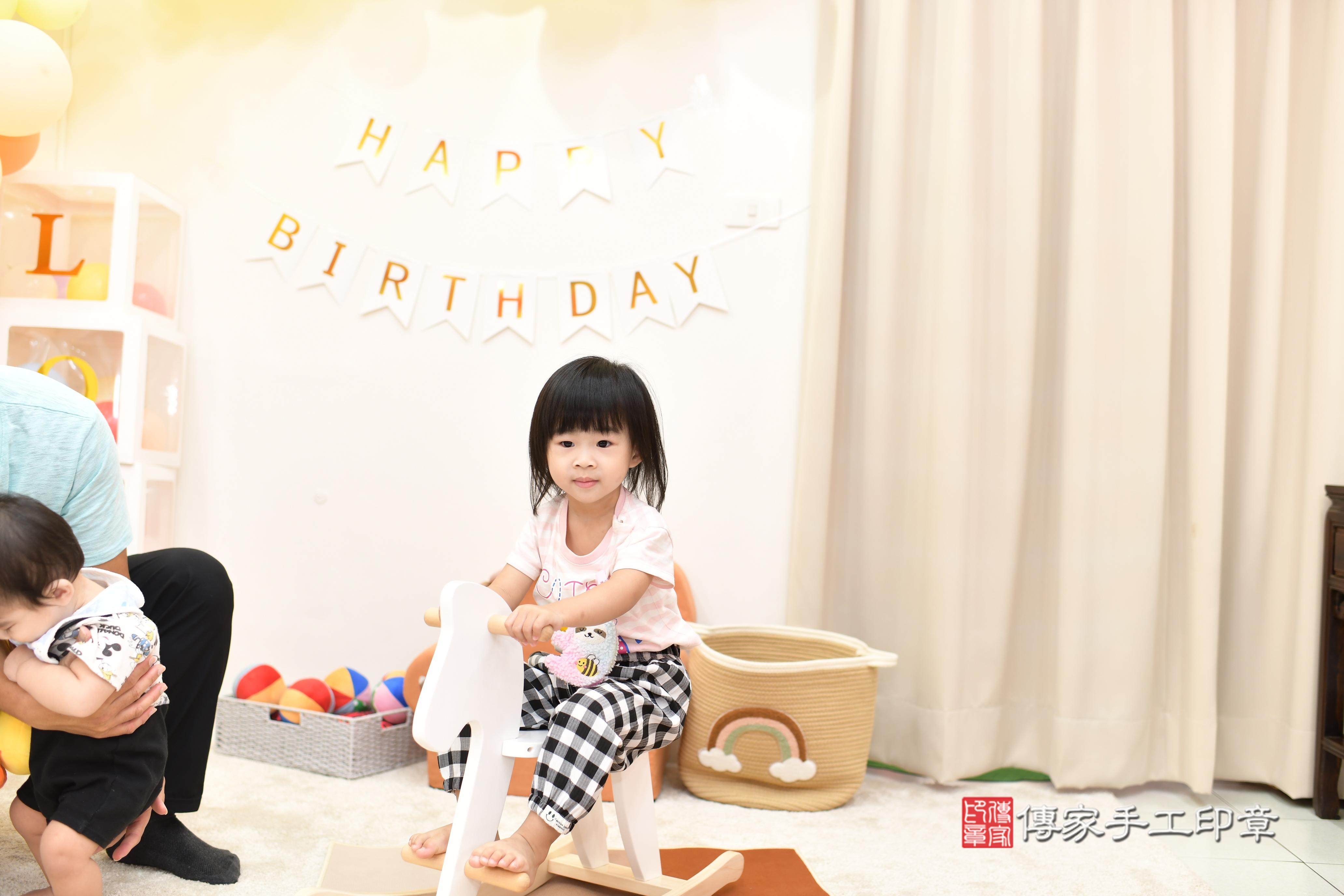 傳家手工印章高雄店、抓周、度脺、中國風會場、傳家嬰兒古禮、吉祥話、抓周道具物品24種、拍照。抓周證書。寶寶抓周、滿周歲、生日快樂、祝福