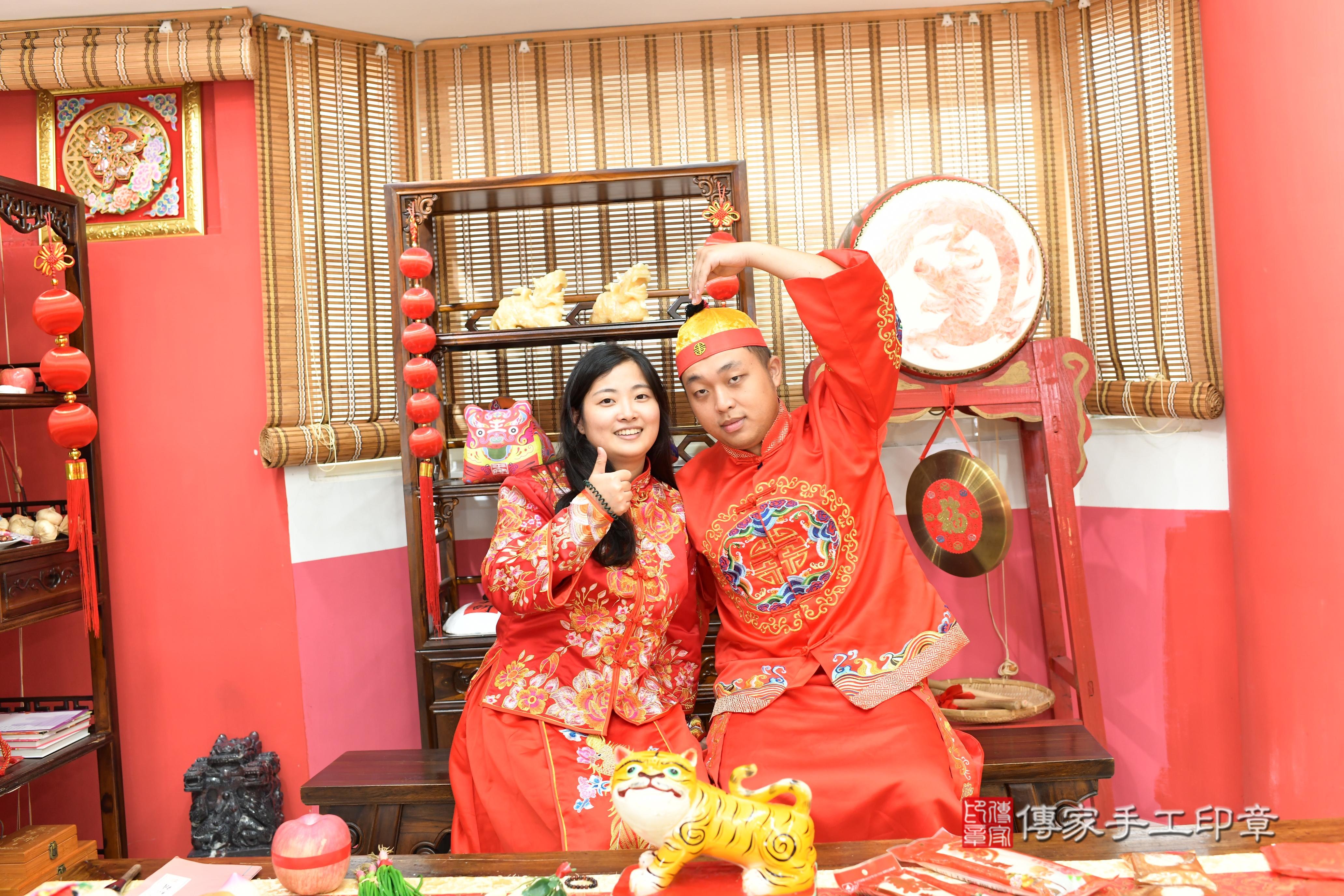 傳家手工印章高雄店、抓周、度脺、中國風會場、傳家嬰兒古禮、吉祥話、抓周道具物品24種、拍照。抓周證書。寶寶抓周、滿周歲、生日快樂、祝福