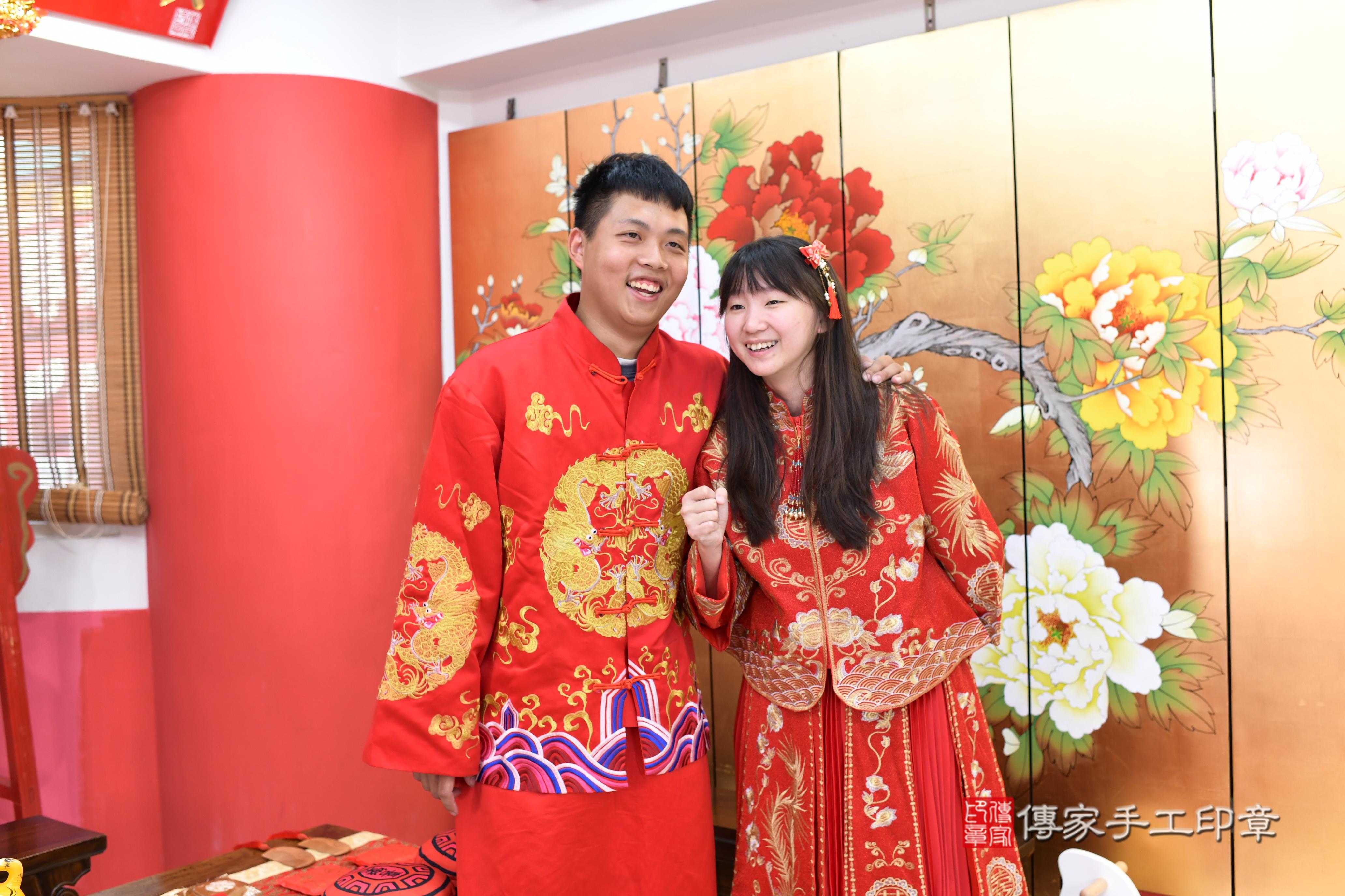 傳家手工印章高雄店、抓周、度脺、中國風會場、傳家嬰兒古禮、吉祥話、抓周道具物品24種、拍照。抓周證書。寶寶抓周、滿周歲、生日快樂、祝福