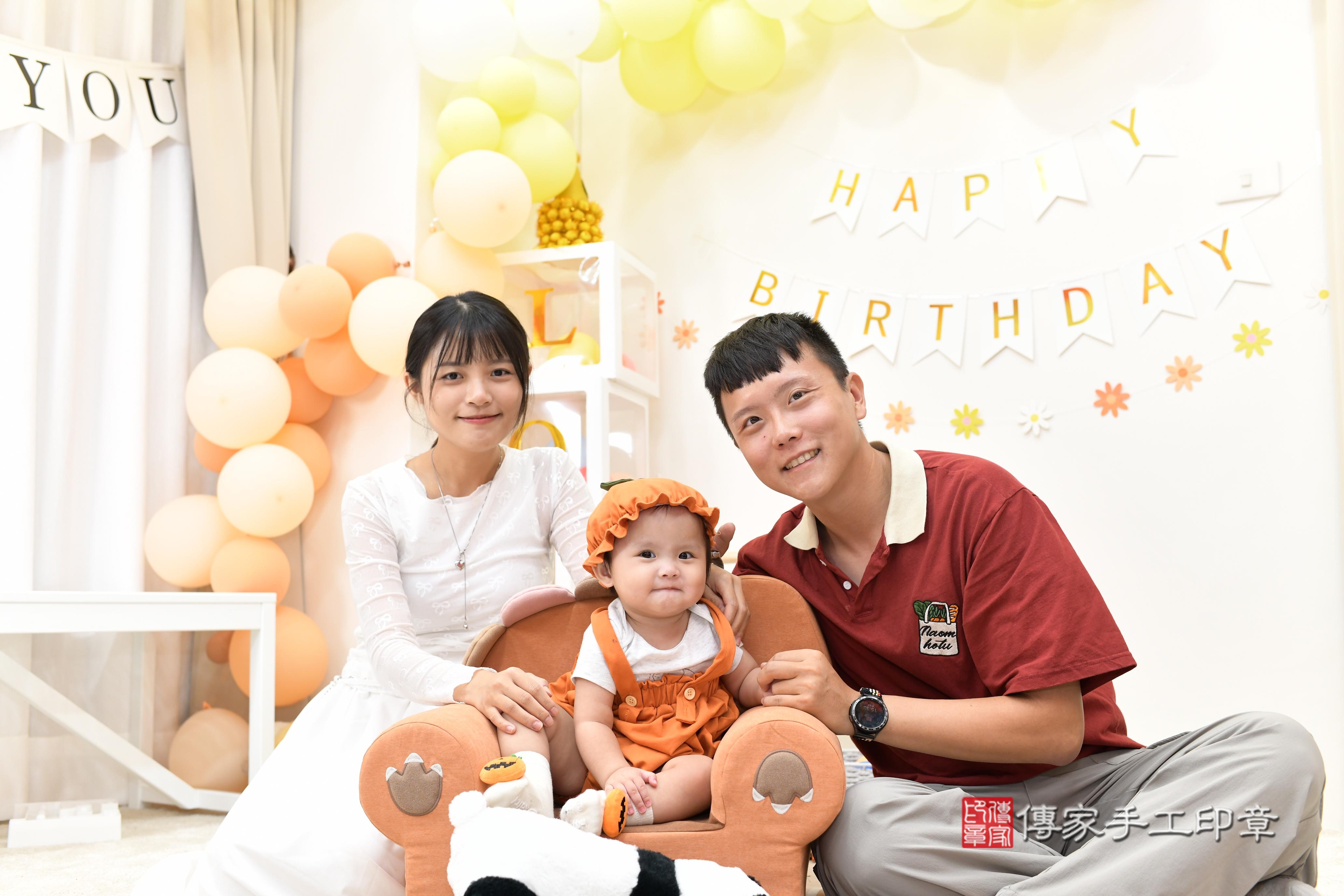 傳家手工印章高雄店、抓周、度脺、中國風會場、傳家嬰兒古禮、吉祥話、抓周道具物品24種、拍照。抓周證書。寶寶抓周、滿周歲、生日快樂、祝福