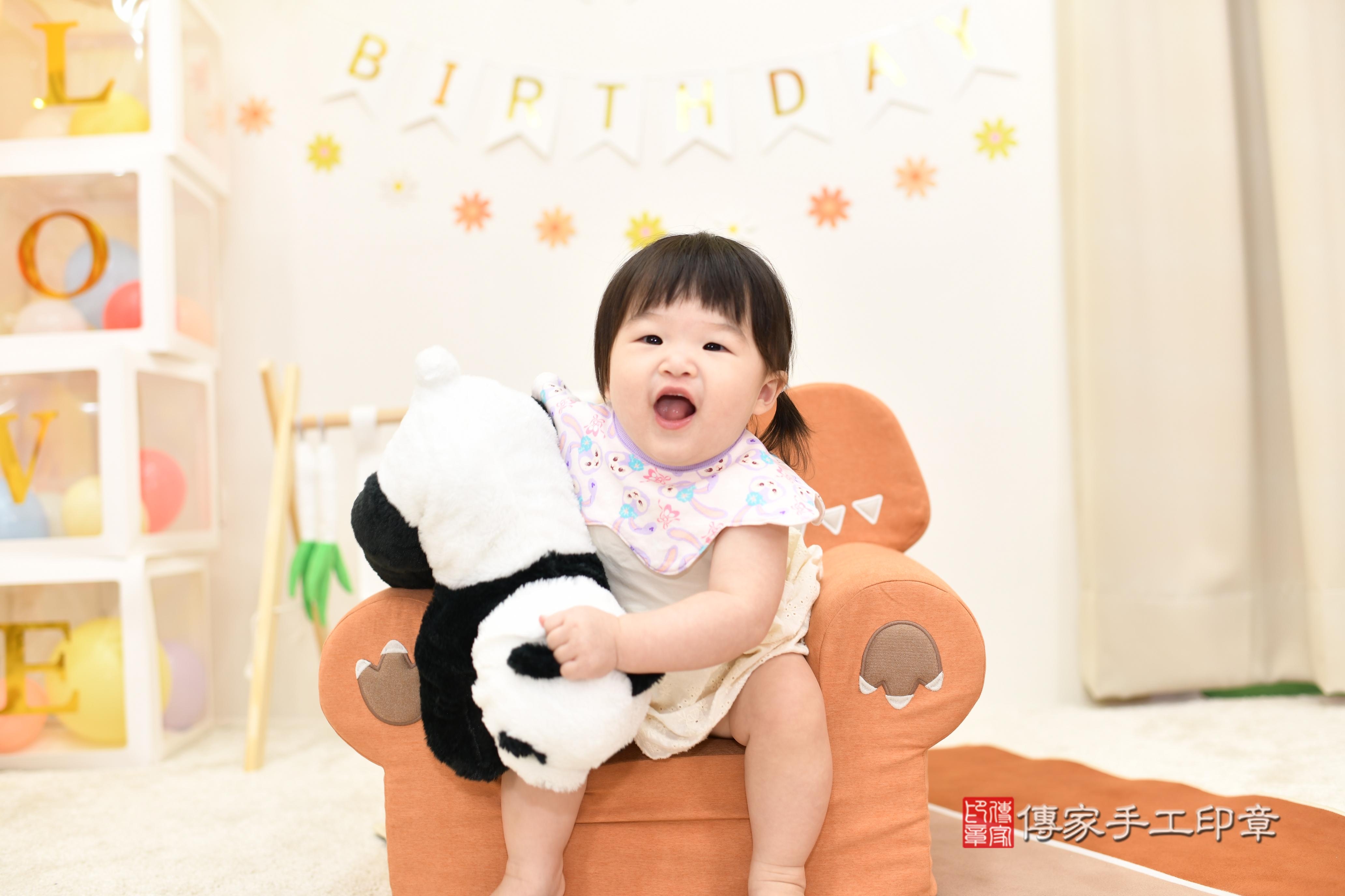 傳家手工印章高雄店、抓周、度脺、中國風會場、傳家嬰兒古禮、吉祥話、抓周道具物品24種、拍照。抓周證書。寶寶抓周、滿周歲、生日快樂、祝福