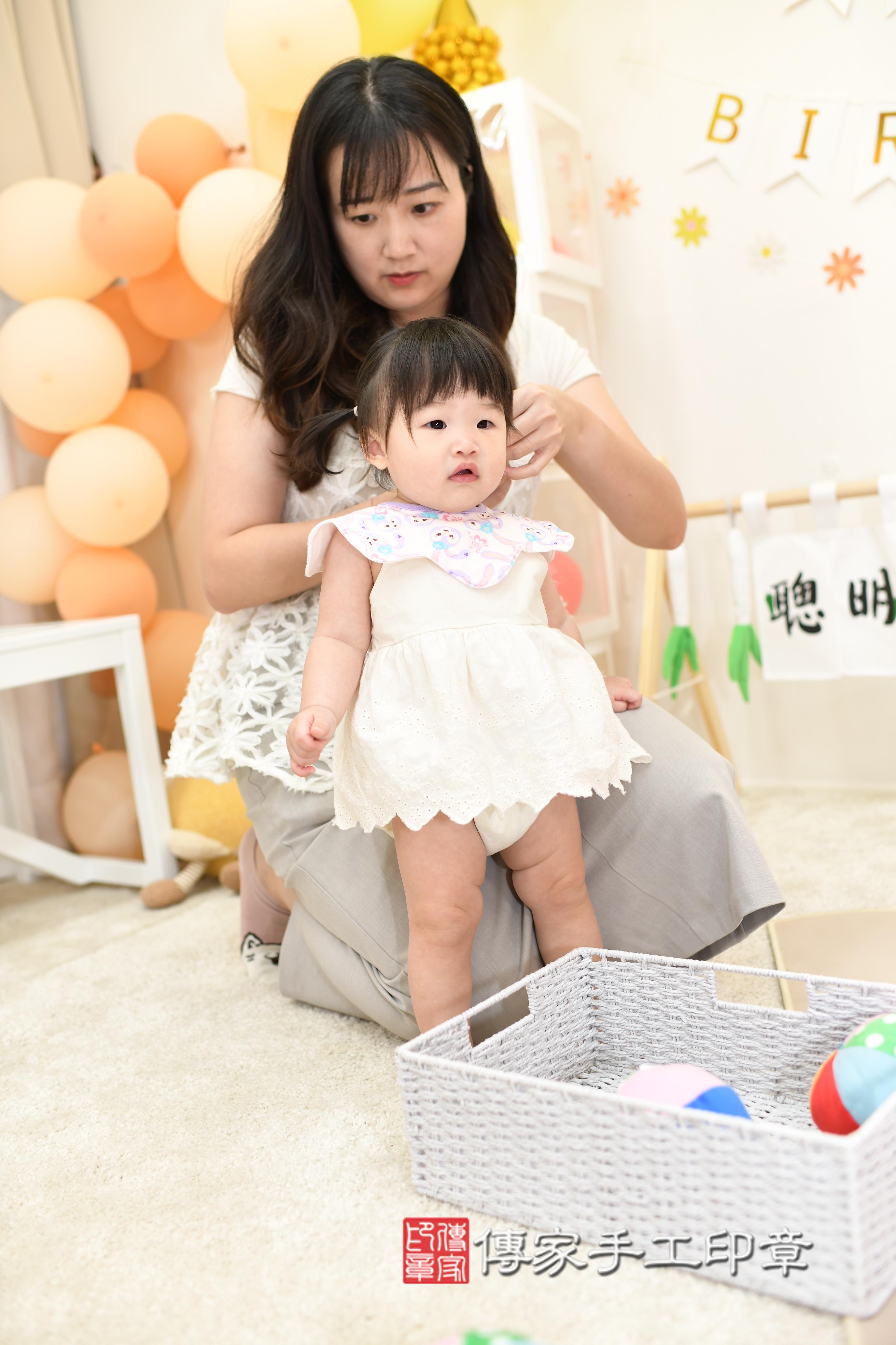 傳家手工印章高雄店、抓周、度脺、中國風會場、傳家嬰兒古禮、吉祥話、抓周道具物品24種、拍照。抓周證書。寶寶抓周、滿周歲、生日快樂、祝福