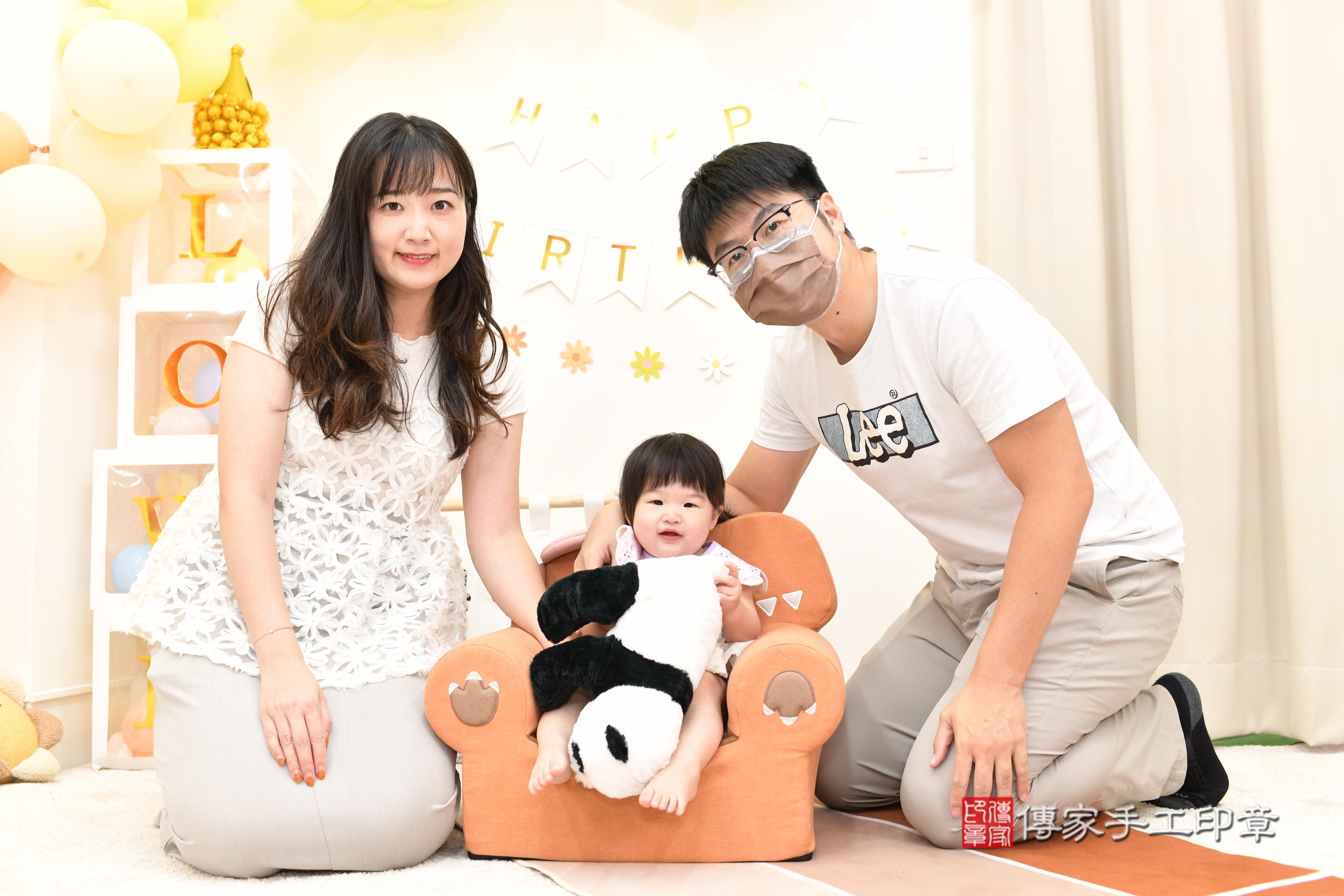 傳家手工印章高雄店、抓周、度脺、中國風會場、傳家嬰兒古禮、吉祥話、抓周道具物品24種、拍照。抓周證書。寶寶抓周、滿周歲、生日快樂、祝福