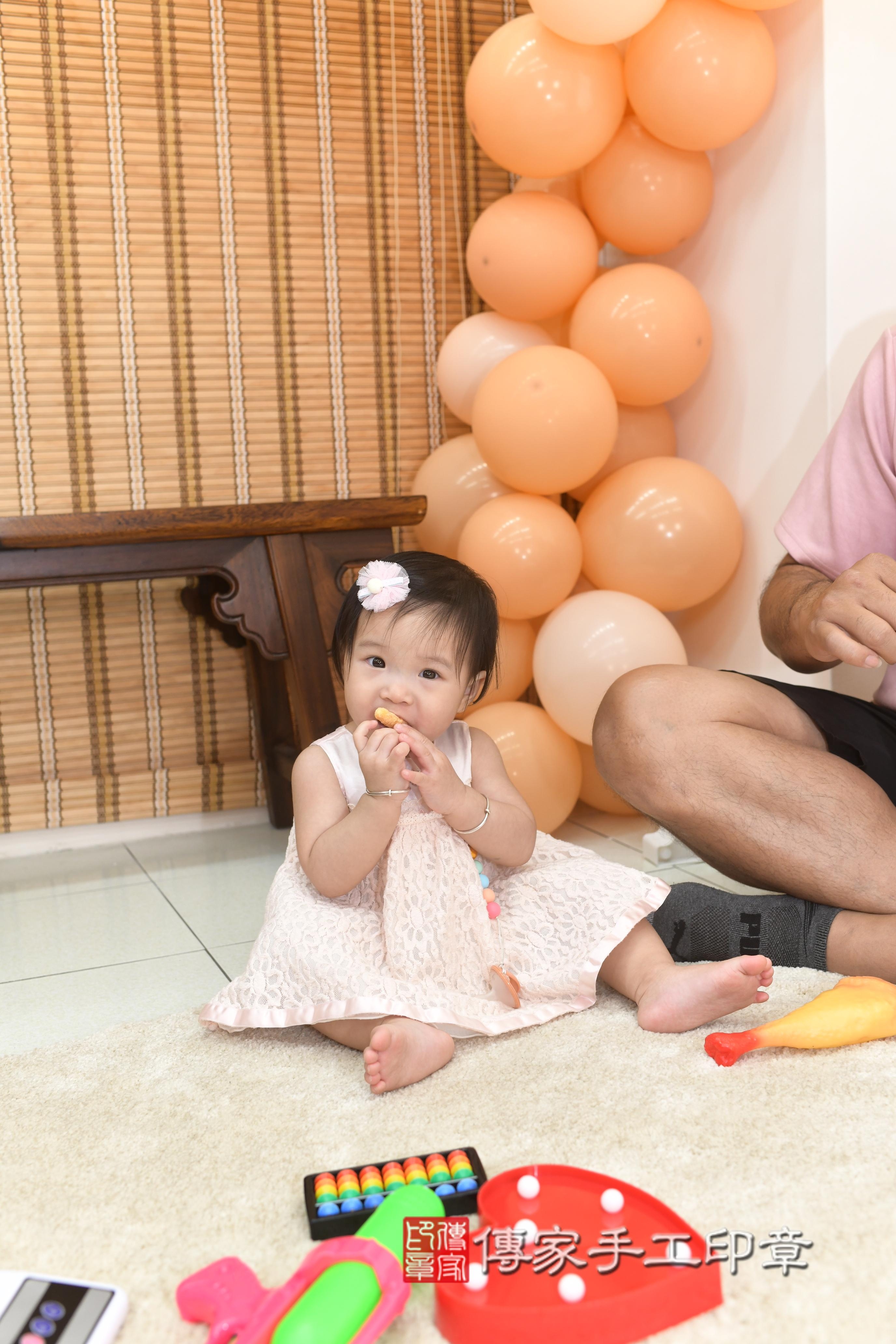 傳家手工印章高雄店、抓周、度脺、美式風會場、傳家嬰兒古禮、吉祥話、抓周道具物品24種、拍照。抓周證書。寶寶抓周、滿周歲、生日快樂、祝福 傳家手工印章高雄店、抓周、度脺、美式風會場、傳家嬰兒古禮、吉祥話、抓周道具物品24種、拍照。抓周證書。寶寶抓周、滿周歲、生日快樂、祝福
