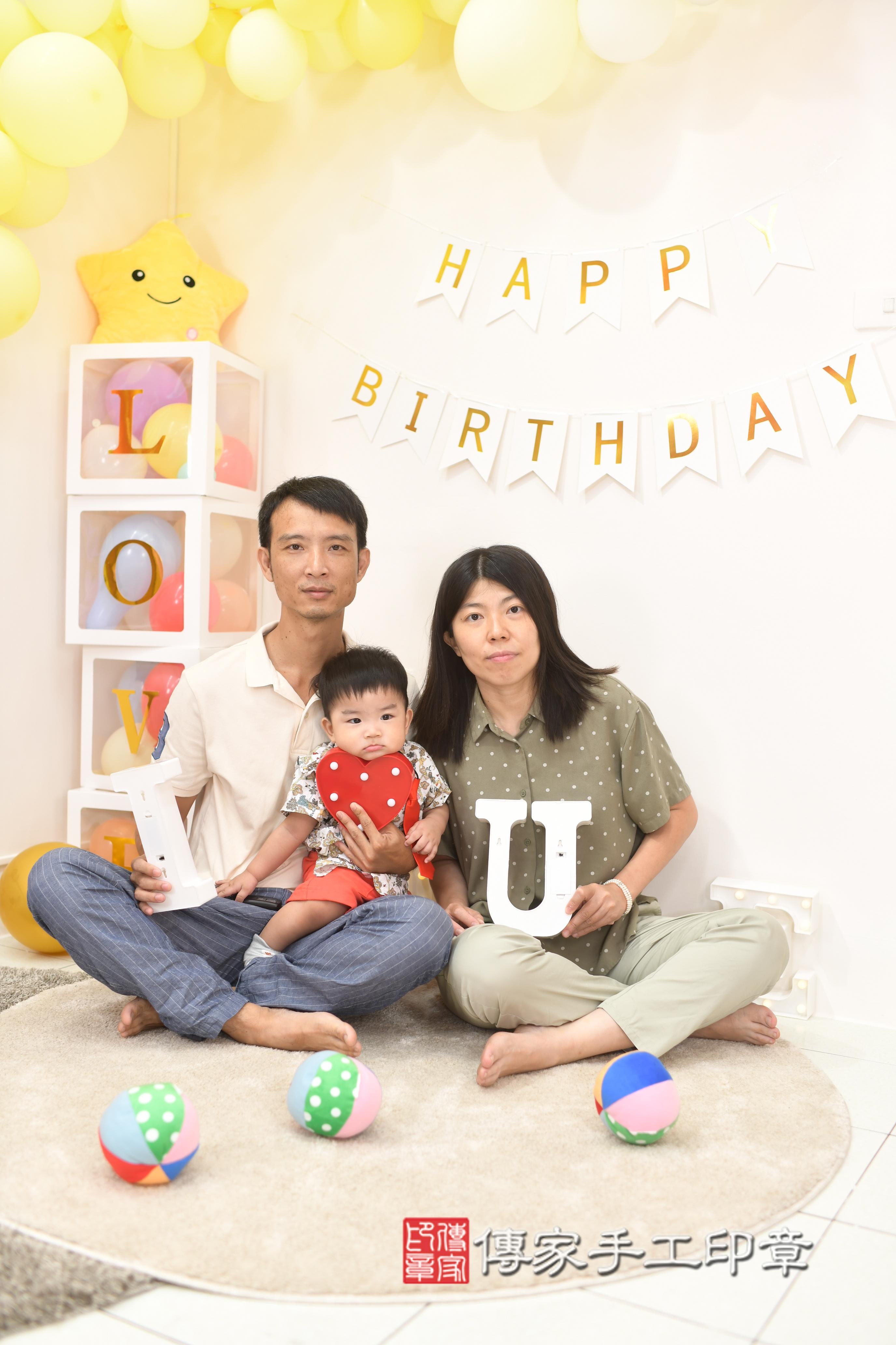 傳家手工印章高雄店、抓周、度脺、美式風會場、傳家嬰兒古禮、吉祥話、抓周道具物品24種、拍照。抓周證書。寶寶抓周、滿周歲、生日快樂、祝福 傳家手工印章高雄店、抓周、度脺、美式風會場、傳家嬰兒古禮、吉祥話、抓周道具物品24種、拍照。抓周證書。寶寶抓周、滿周歲、生日快樂、祝福