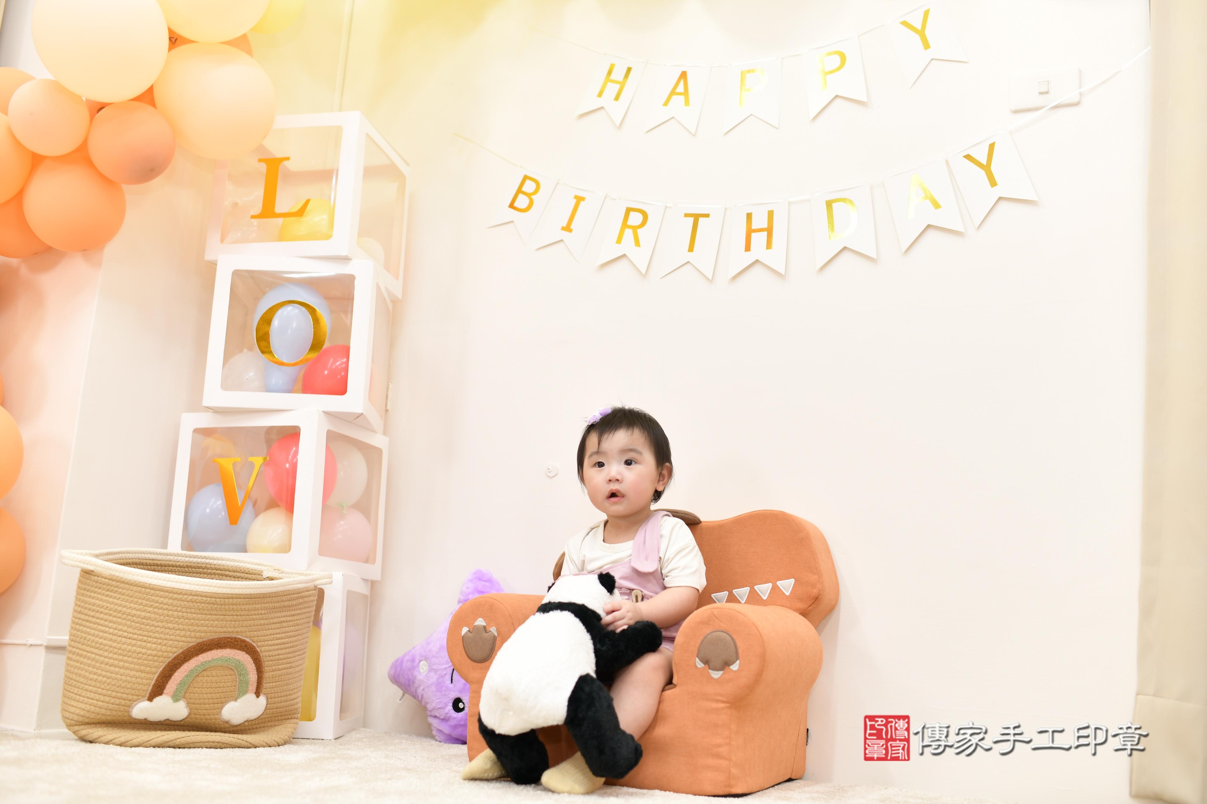 傳家手工印章高雄店、抓周、度脺、美式風會場、傳家嬰兒古禮、吉祥話、抓周道具物品24種、拍照。抓周證書。寶寶抓周、滿周歲、生日快樂、祝福