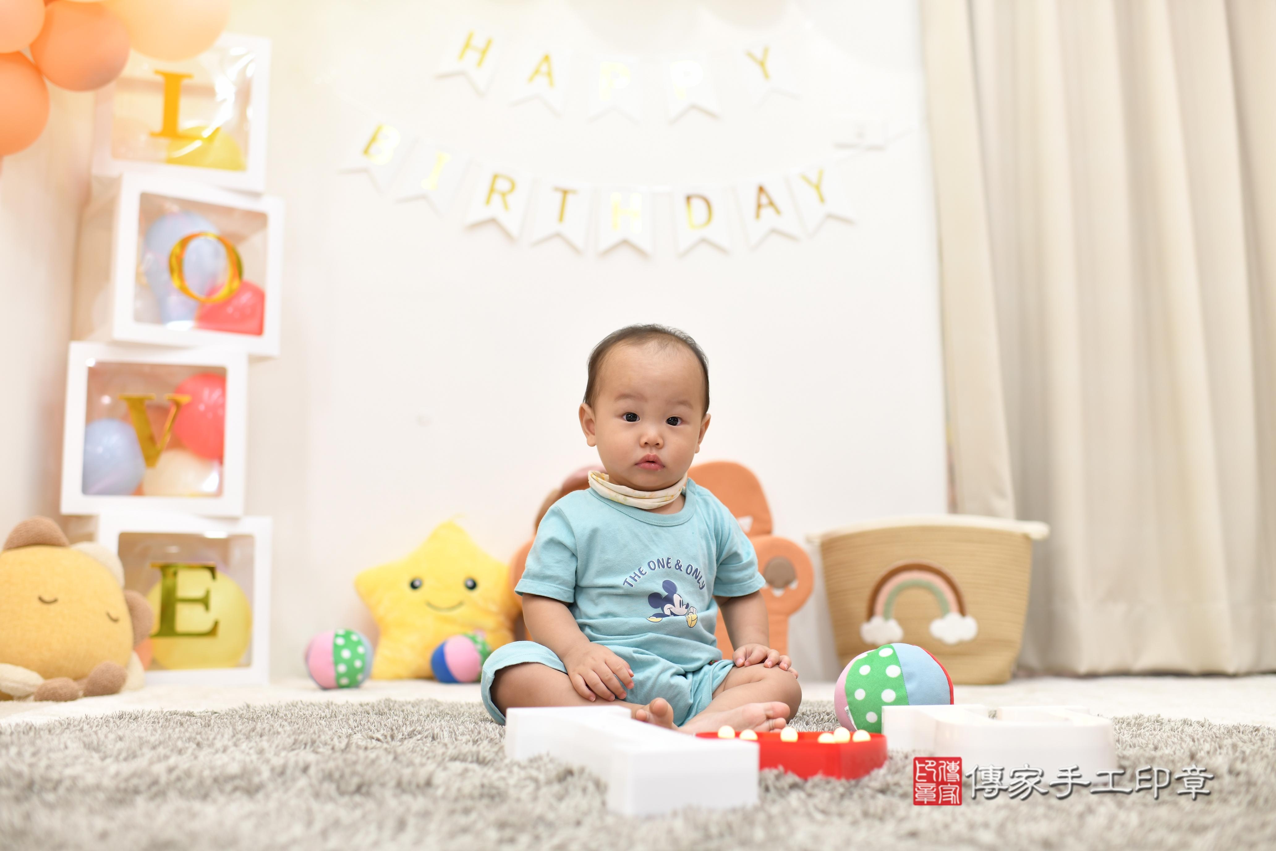 傳家手工印章高雄店、抓周、度脺、美式風會場、傳家嬰兒古禮、吉祥話、抓周道具物品24種、拍照。抓周證書。寶寶抓周、滿周歲、生日快樂、祝福 傳家手工印章高雄店、抓周、度脺、美式風會場、傳家嬰兒古禮、吉祥話、抓周道具物品24種、拍照。抓周證書。寶寶抓周、滿周歲、生日快樂、祝福