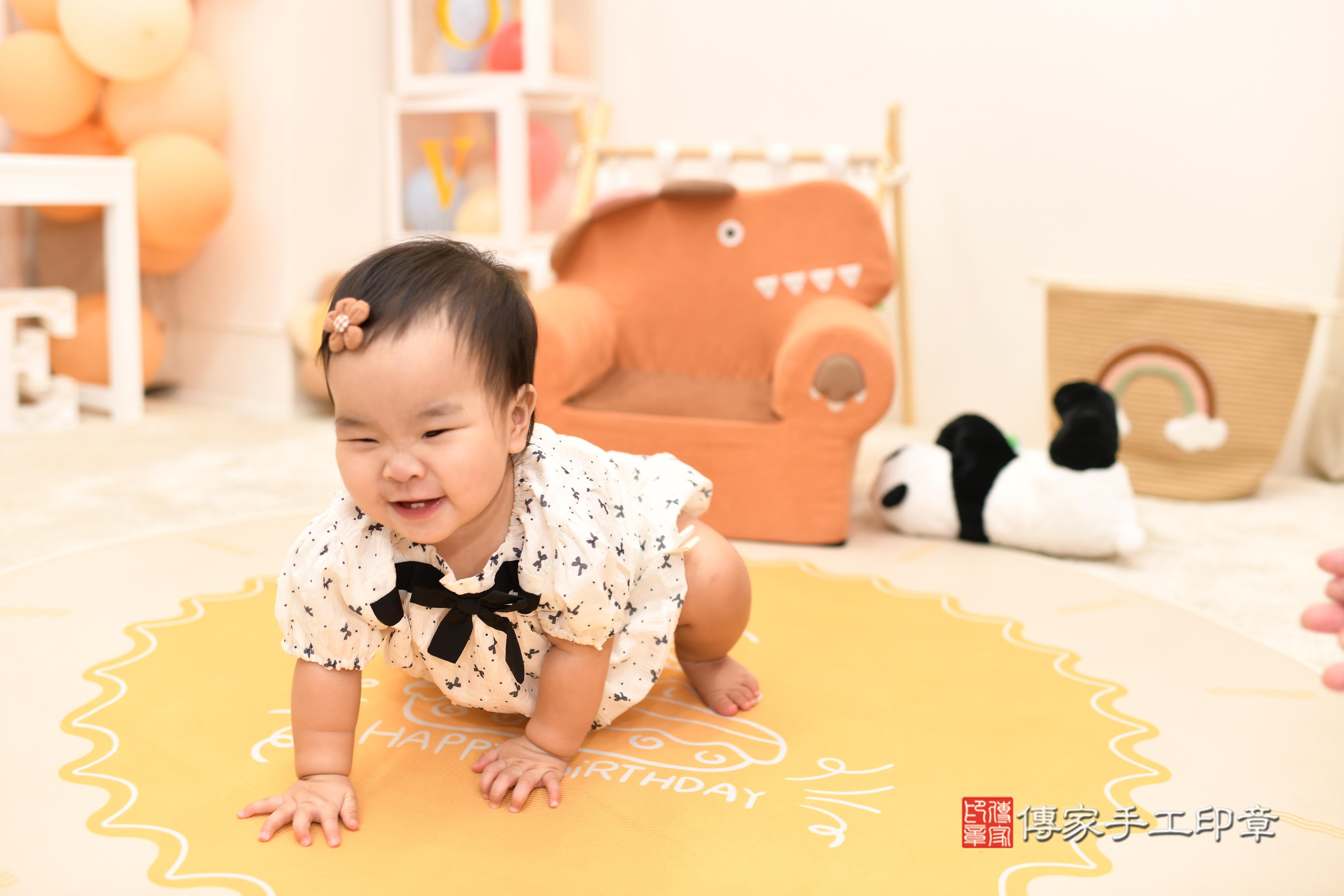 傳家手工印章高雄店、抓周、度脺、美式風會場、傳家嬰兒古禮、吉祥話、抓周道具物品24種、拍照。抓周證書。寶寶抓周、滿周歲、生日快樂、祝福